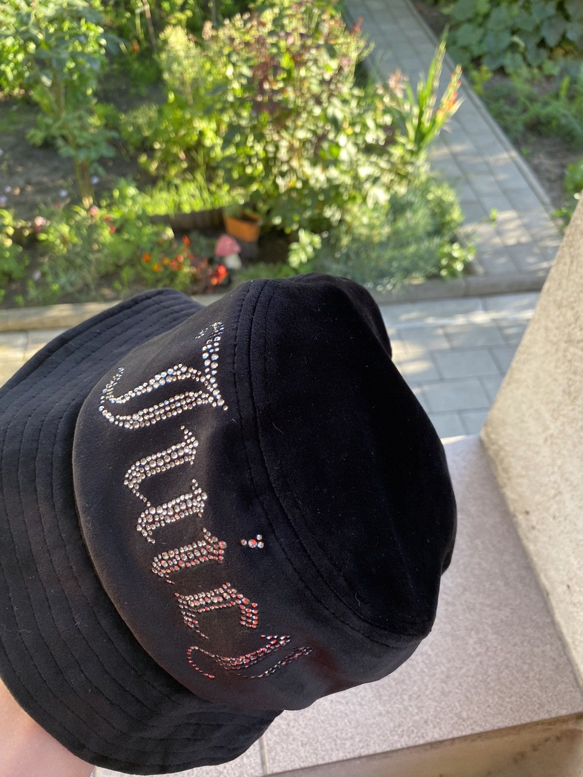 Juicy Couture Juicy Couture Black Velour Dahlia Bucket Hat Size ONE SIZE - 6 Thumbnail