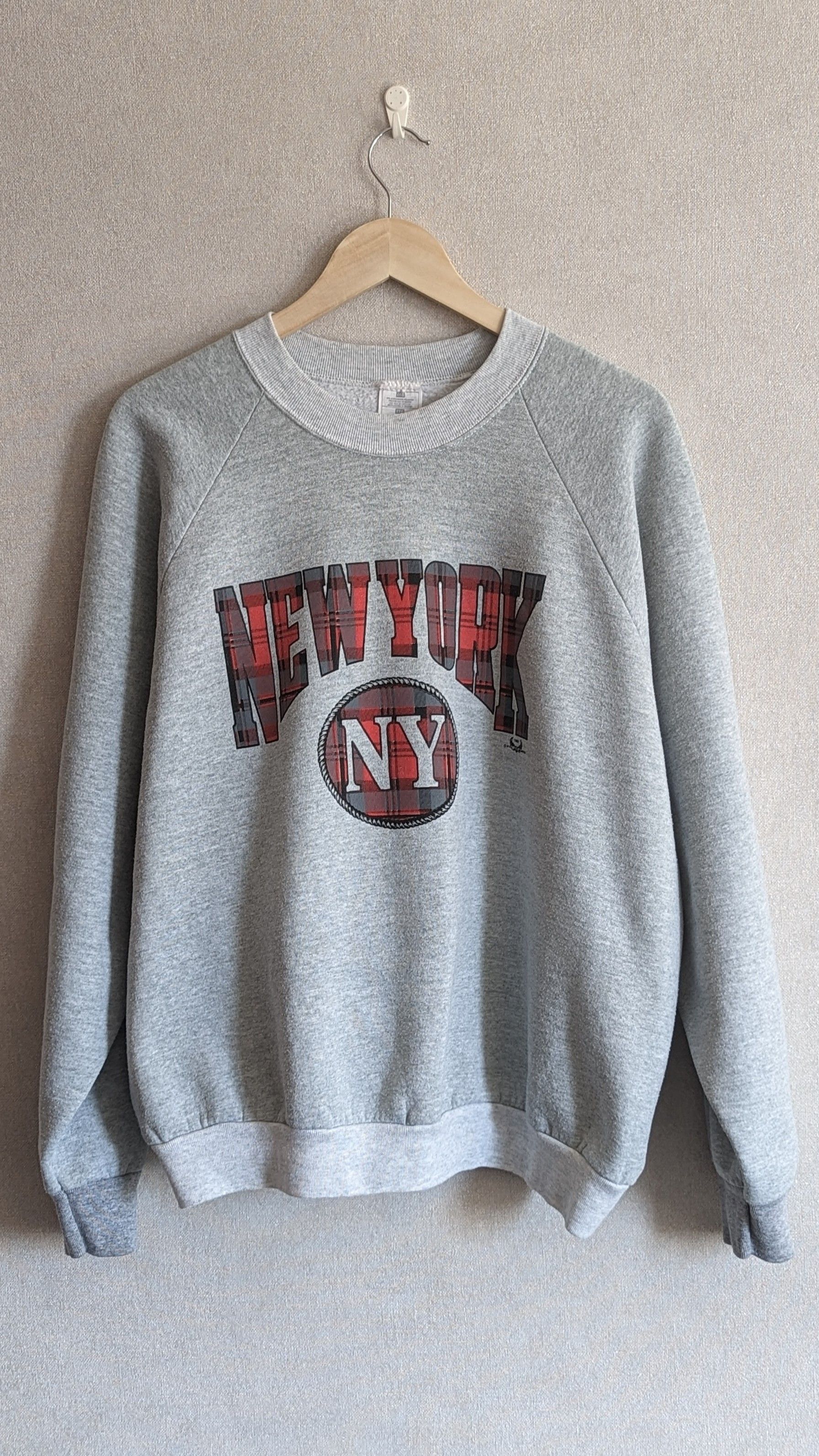 VINTAGE NEW YORK YANKEES FRUIT OF THE LOOM HEAVY COTTON CREWNECK