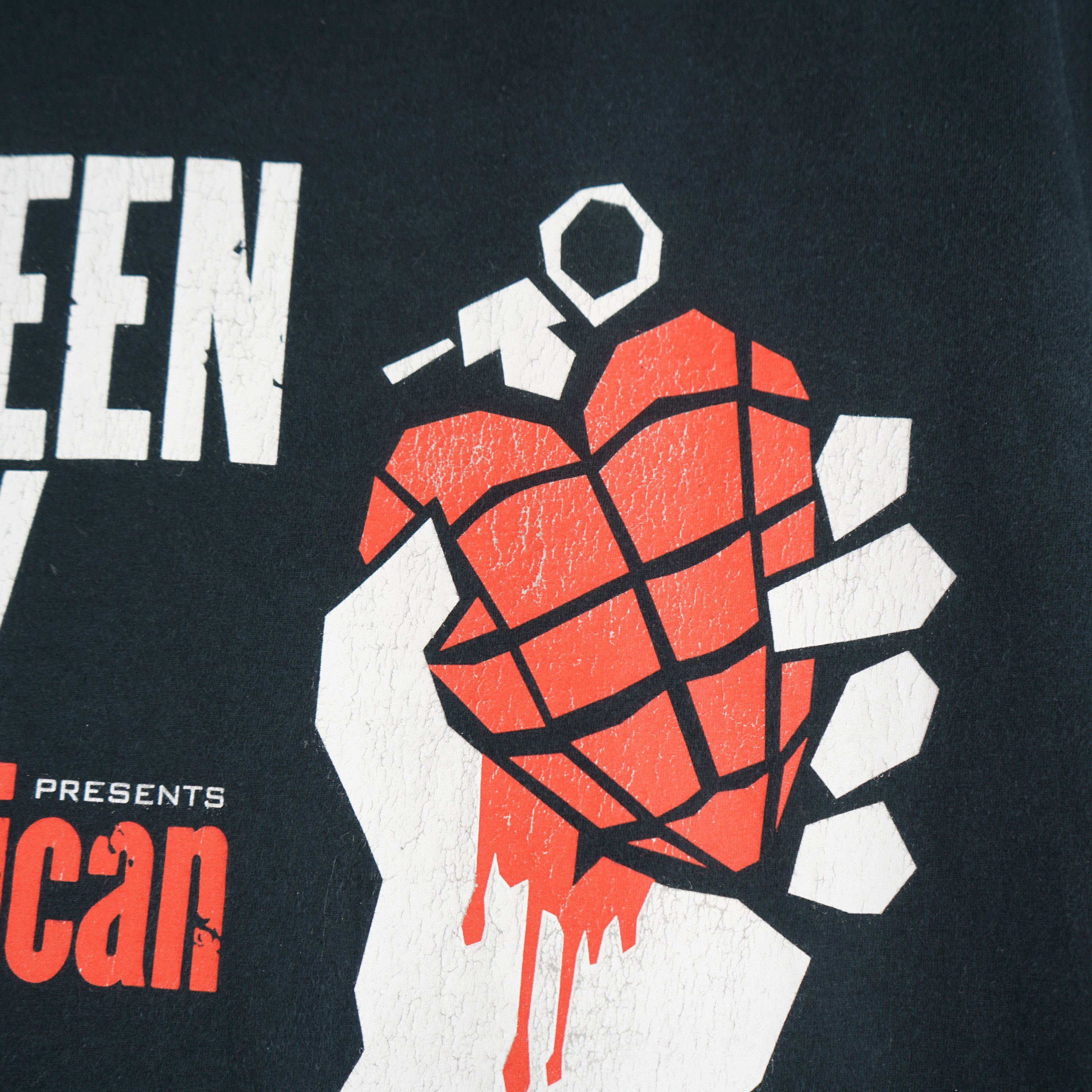 Band Tees × Vintage 2004 Green Day t-shirt American Idiot Album Size US M / EU 48-50 / 2 - 5 Thumbnail