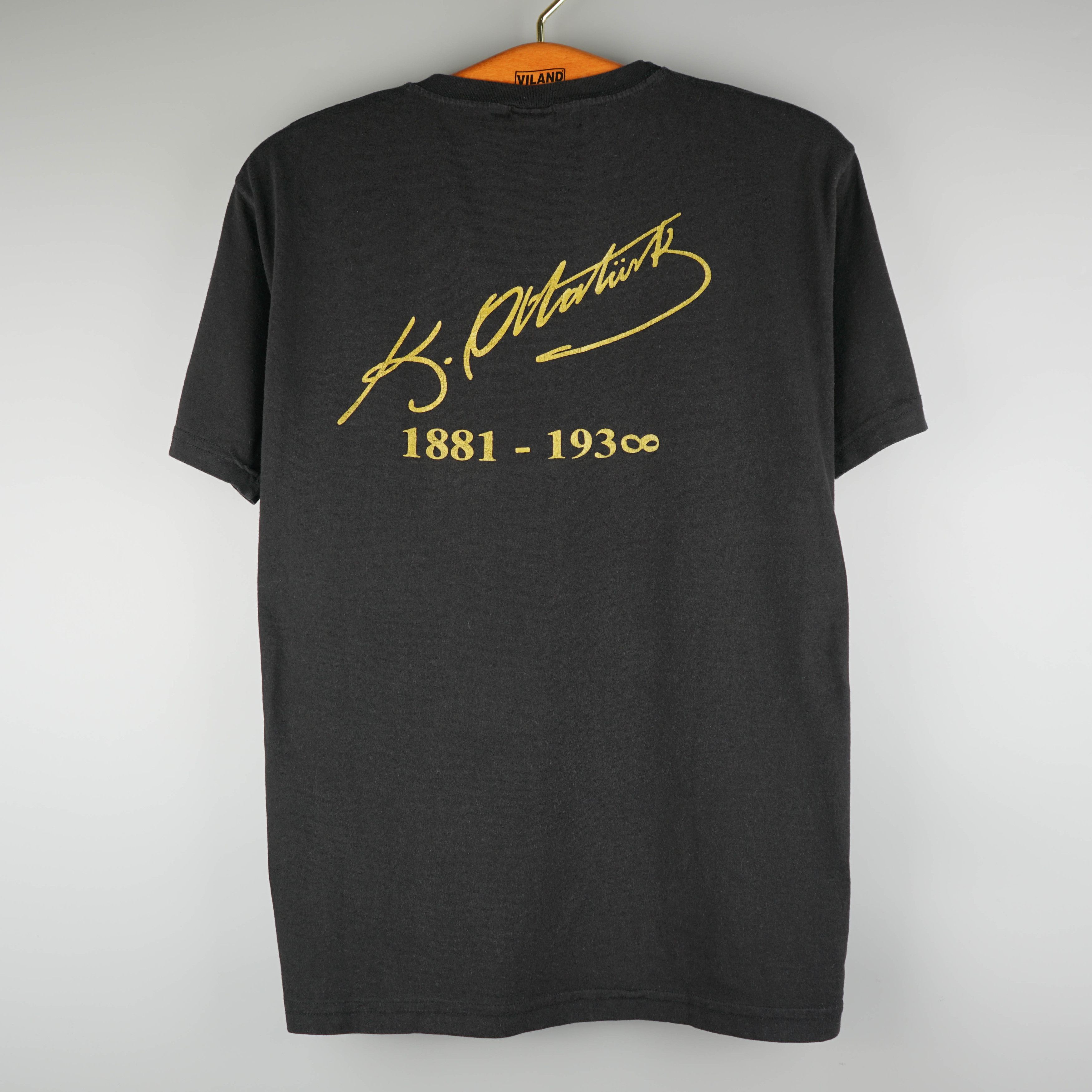 Vintage vintage 90s Mustafa Kemal Ataturk T-Shirt Size US M / EU 48-50 / 2 - 6 Thumbnail