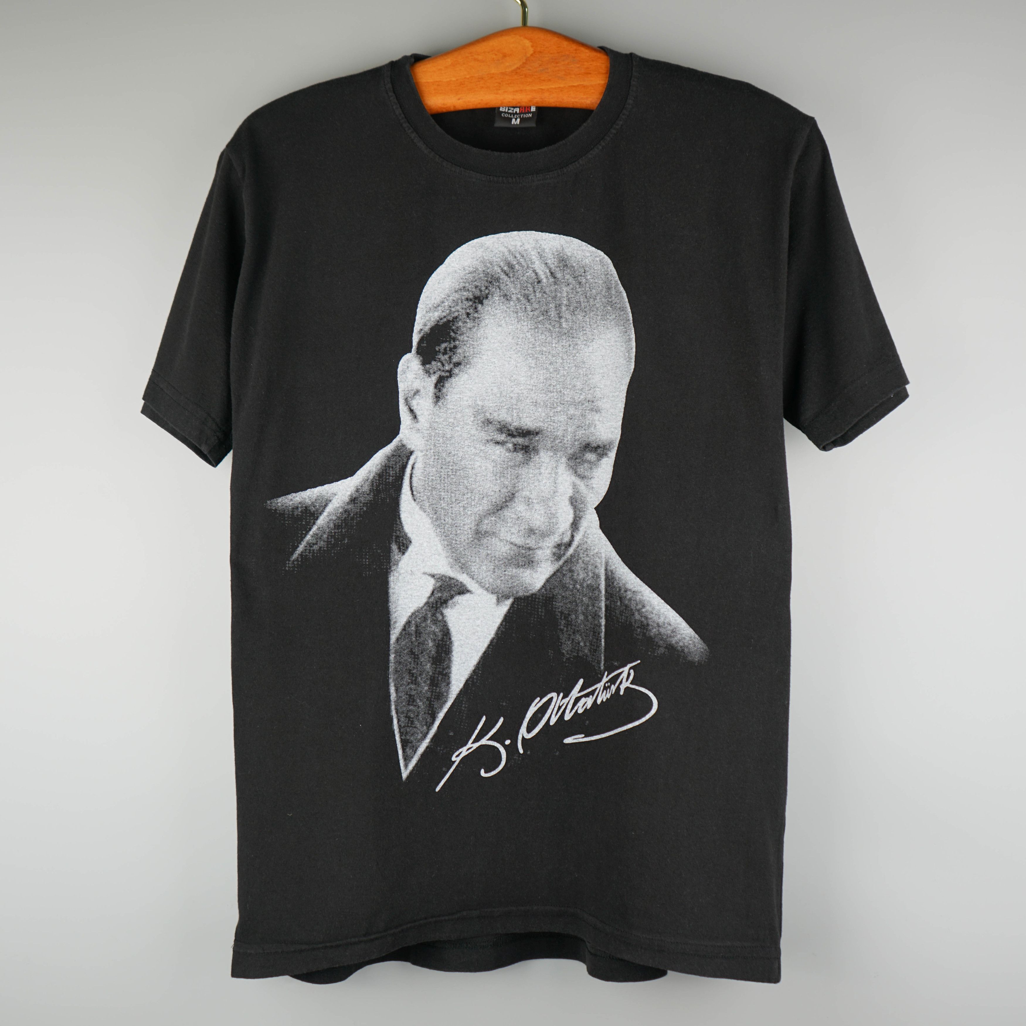 Vintage vintage 90s Mustafa Kemal Ataturk T-Shirt Size US M / EU 48-50 / 2 - 1 Thumbnail