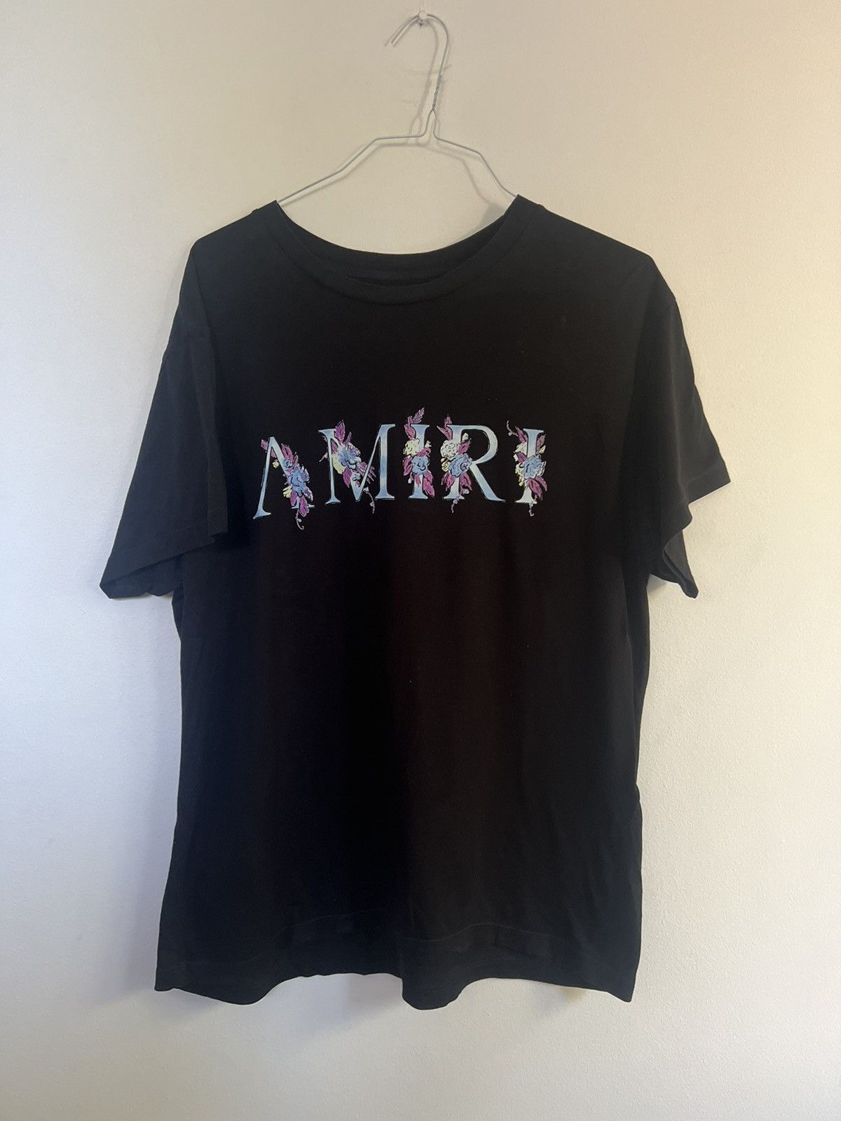 Amiri flowers Logo TEE