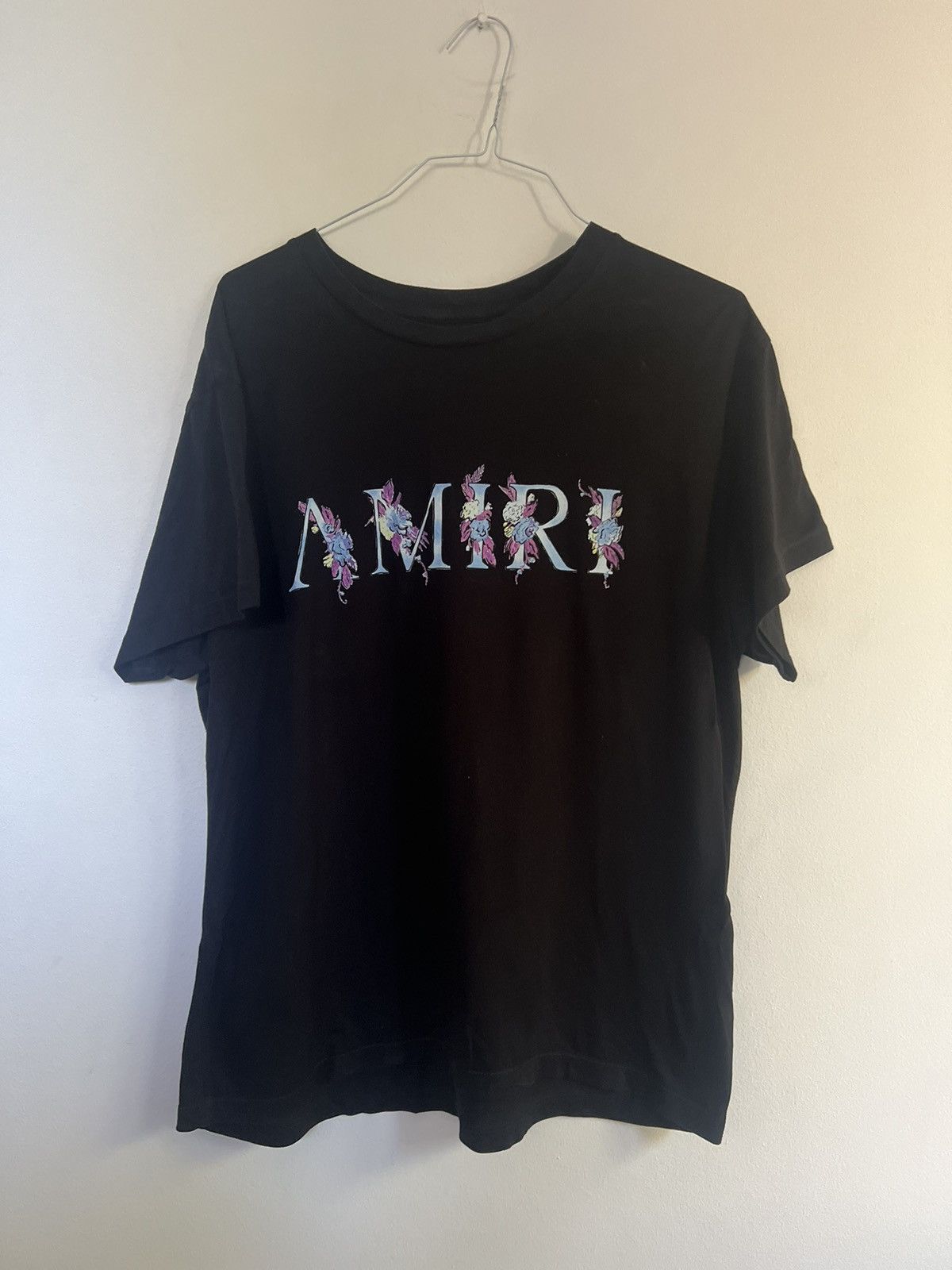 Amiri flowers Logo TEE