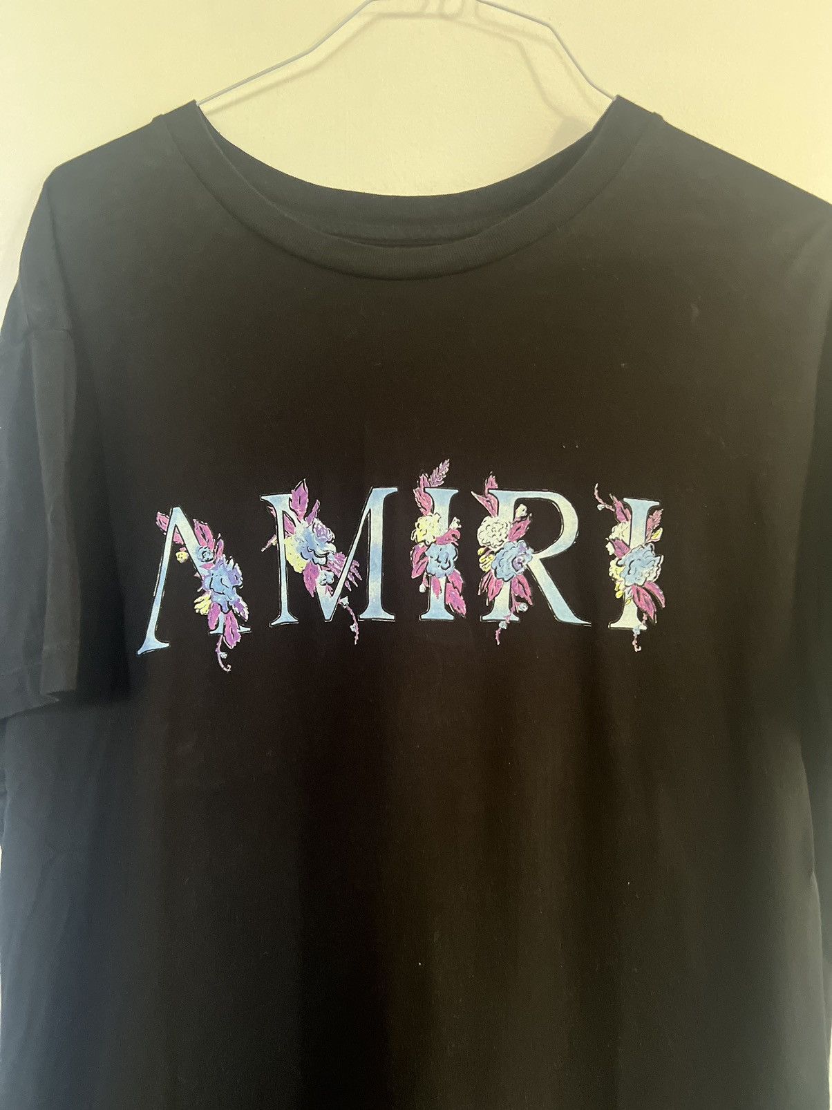 Amiri flowers Logo TEE