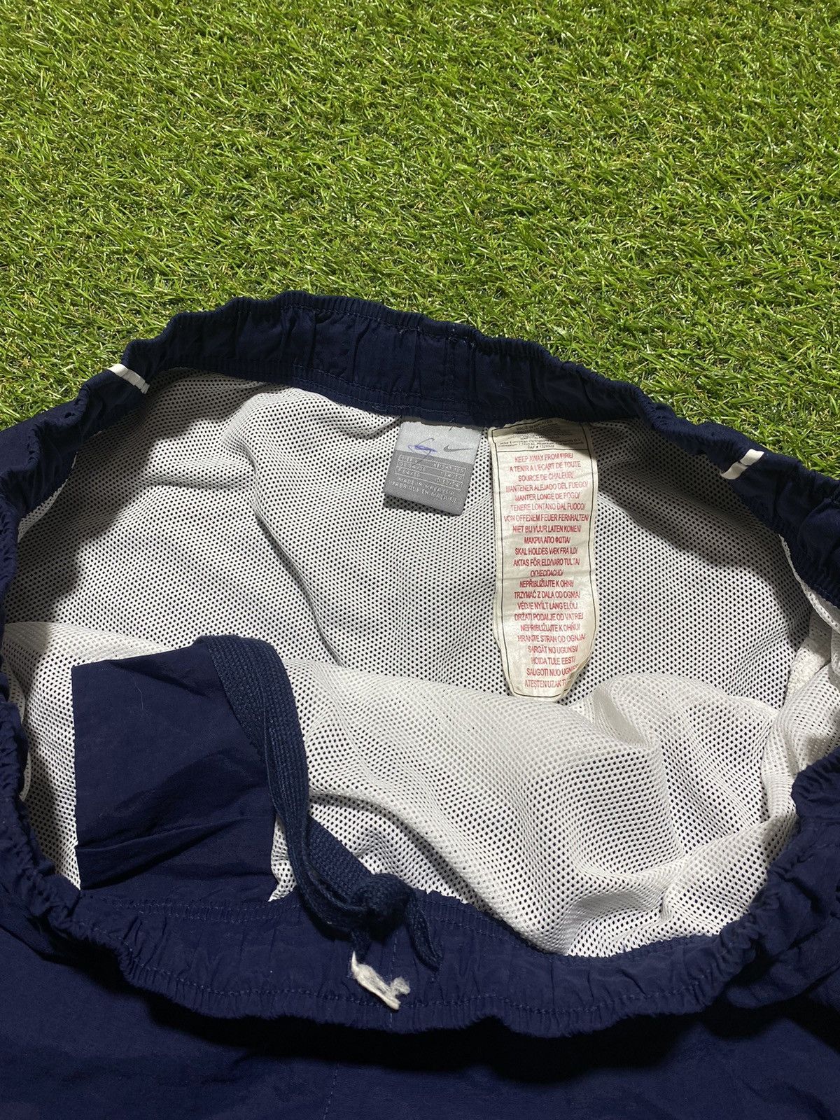 Nike Vintage Nike shorts streetwear swoosh casual y2k size L Size US 34 / EU 50 - 4 Thumbnail