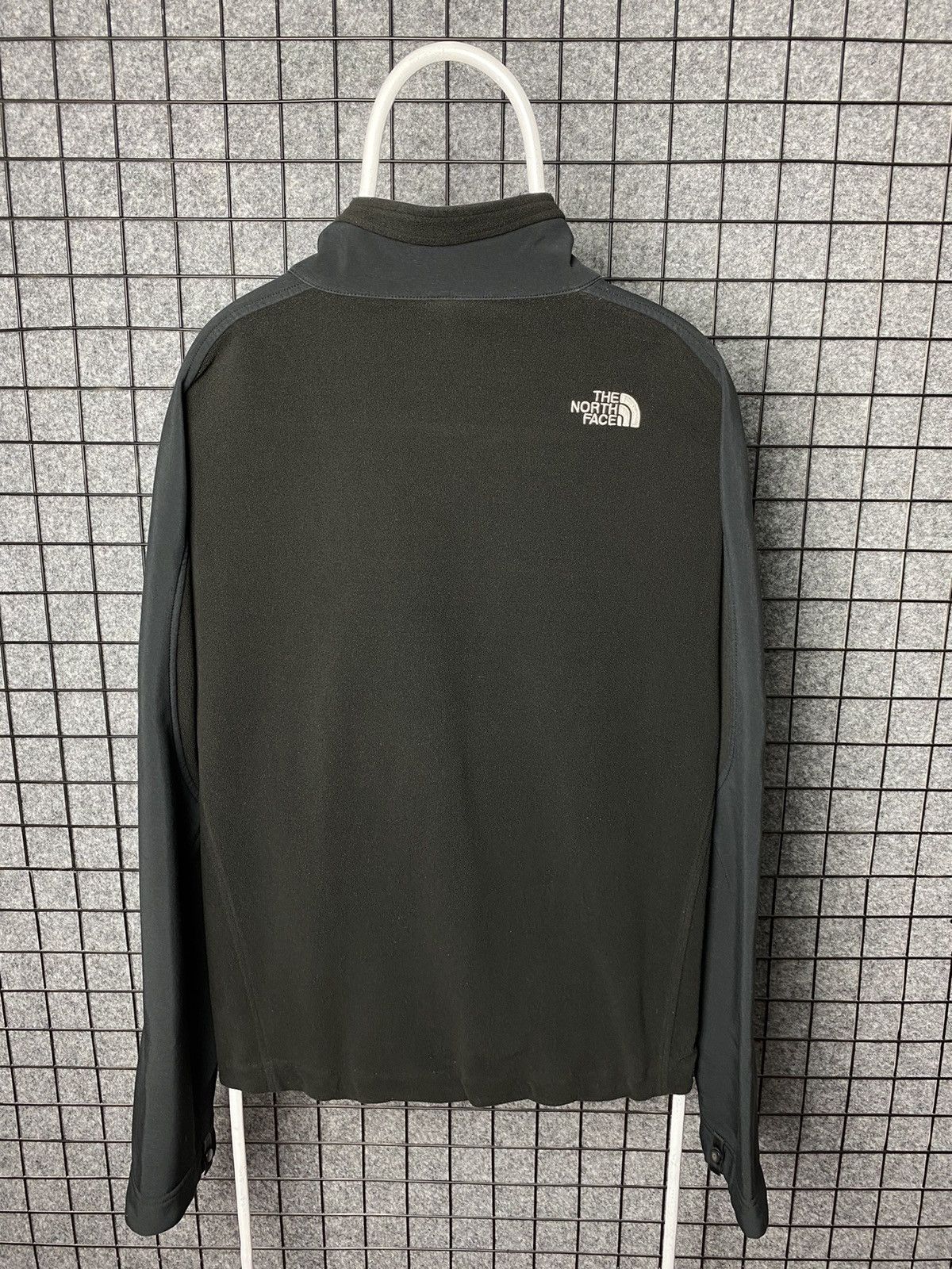 The North Face The North Face Outdoor Trekking Windstopper Size L Size US L / EU 52-54 / 3 - 6 Thumbnail