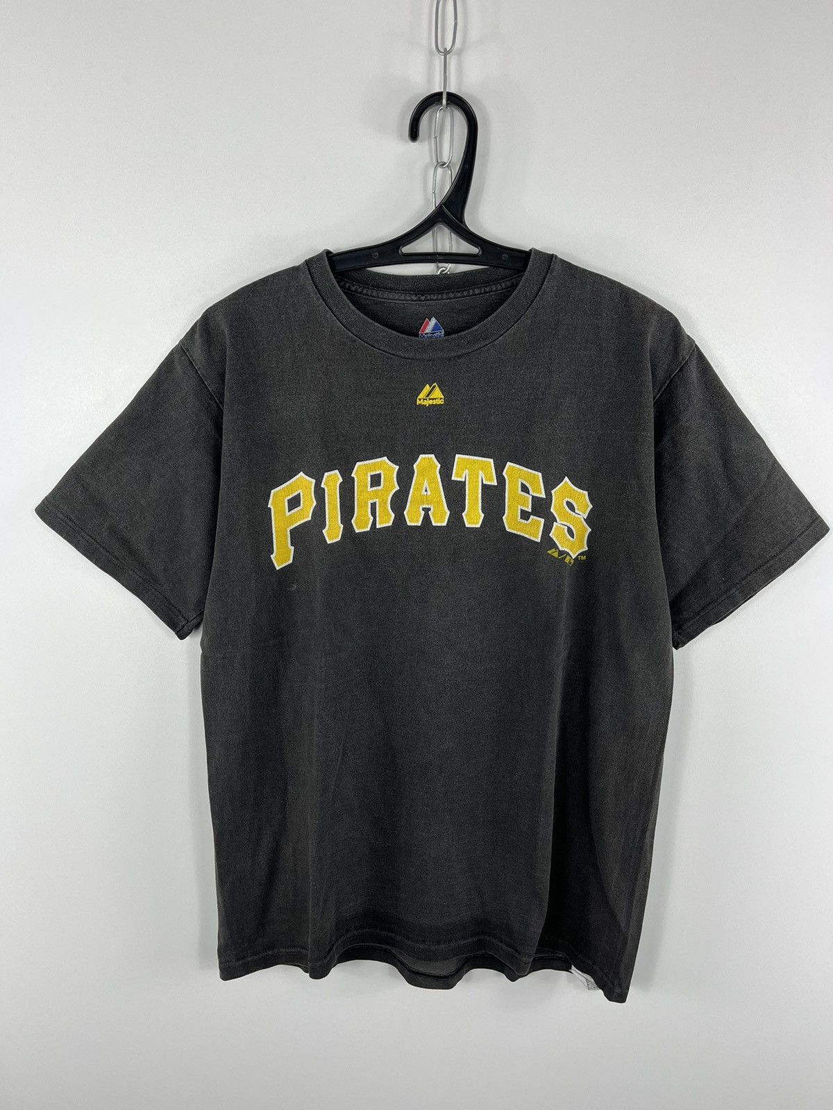 Majestic × Vintage Vintage Majestic Pirates T-Shirt Big Logo Size M Size US M / EU 48-50 / 2 - 1 Thumbnail