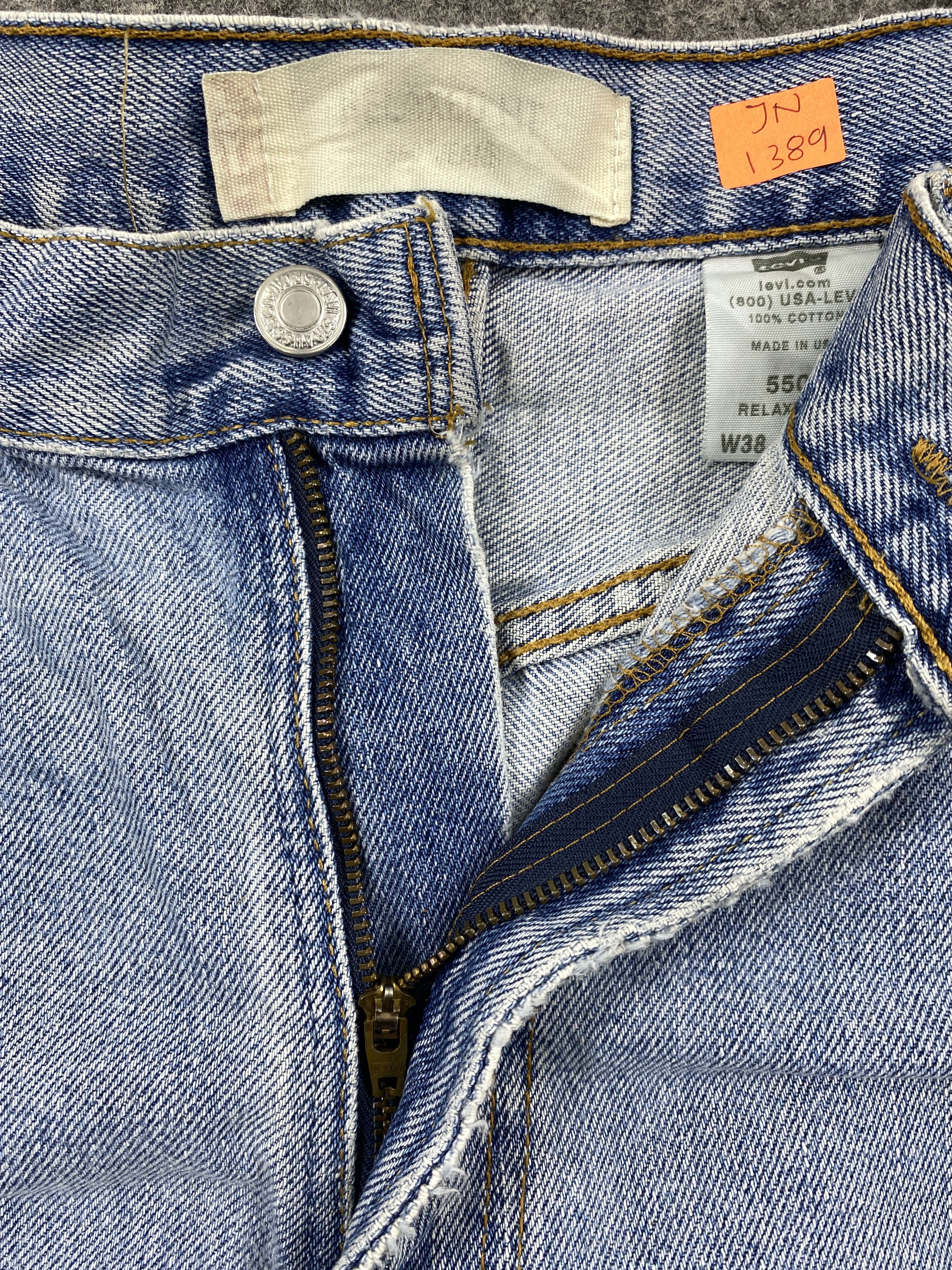 Levi's Mid Blue Vintage Levi's 550 Jeans 37x33 Denim -JN1389 Size US 37 - 6 Thumbnail