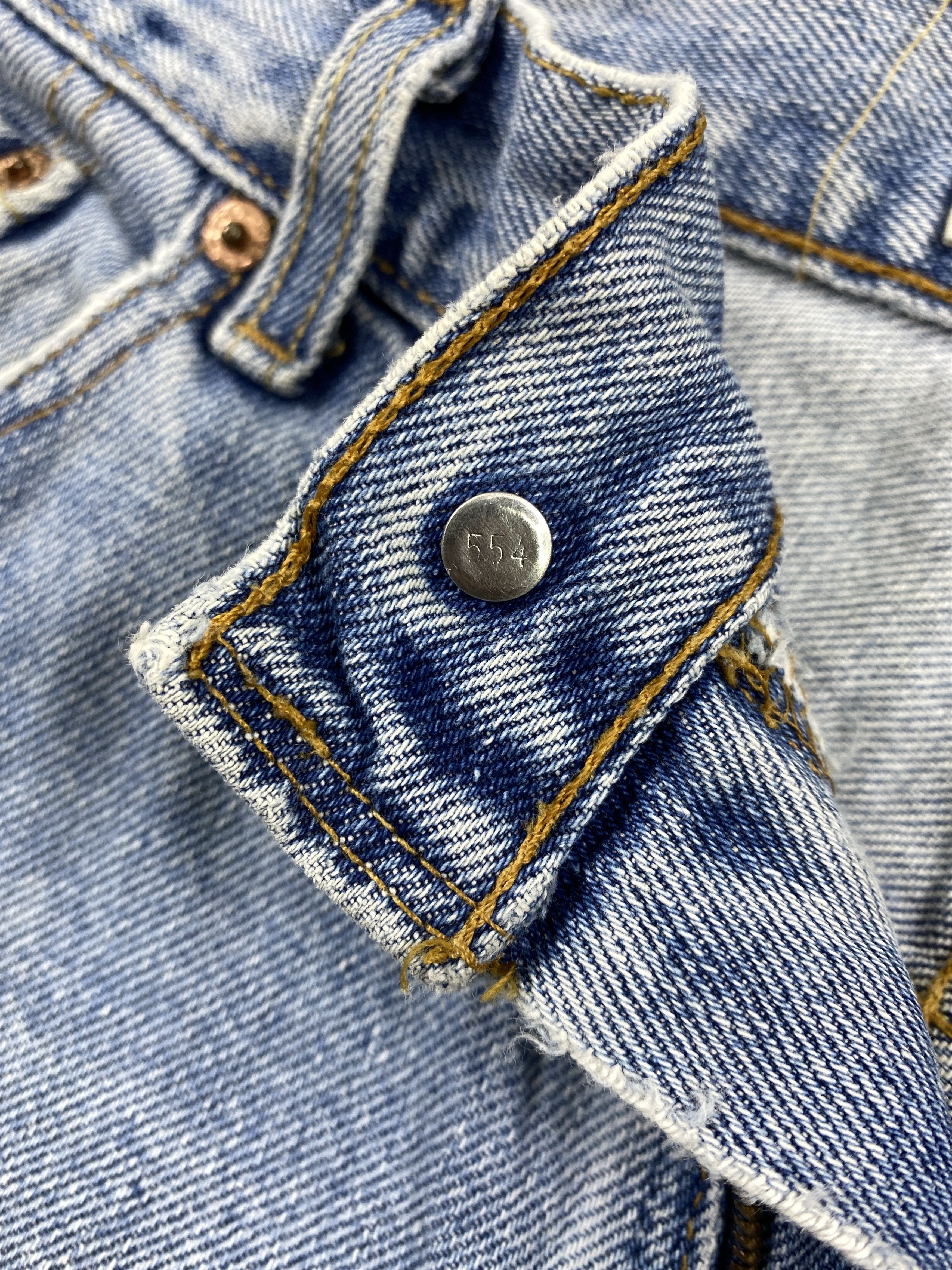 Levi's Mid Blue Vintage Levi's 550 Jeans 37x33 Denim -JN1389 Size US 37 - 7 Thumbnail