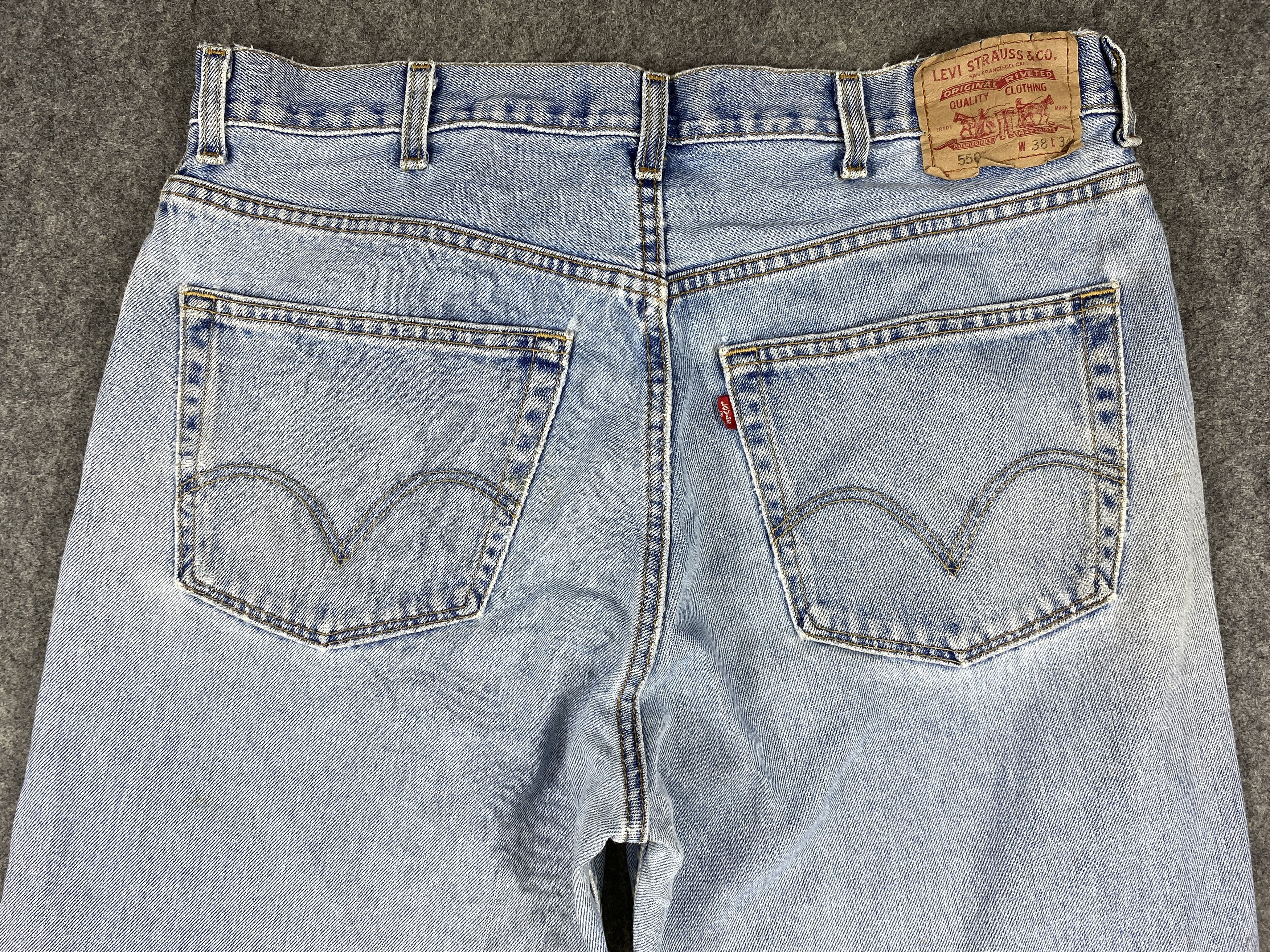 Levi's Mid Blue Vintage Levi's 550 Jeans 37x33 Denim -JN1389 Size US 37 - 4 Thumbnail