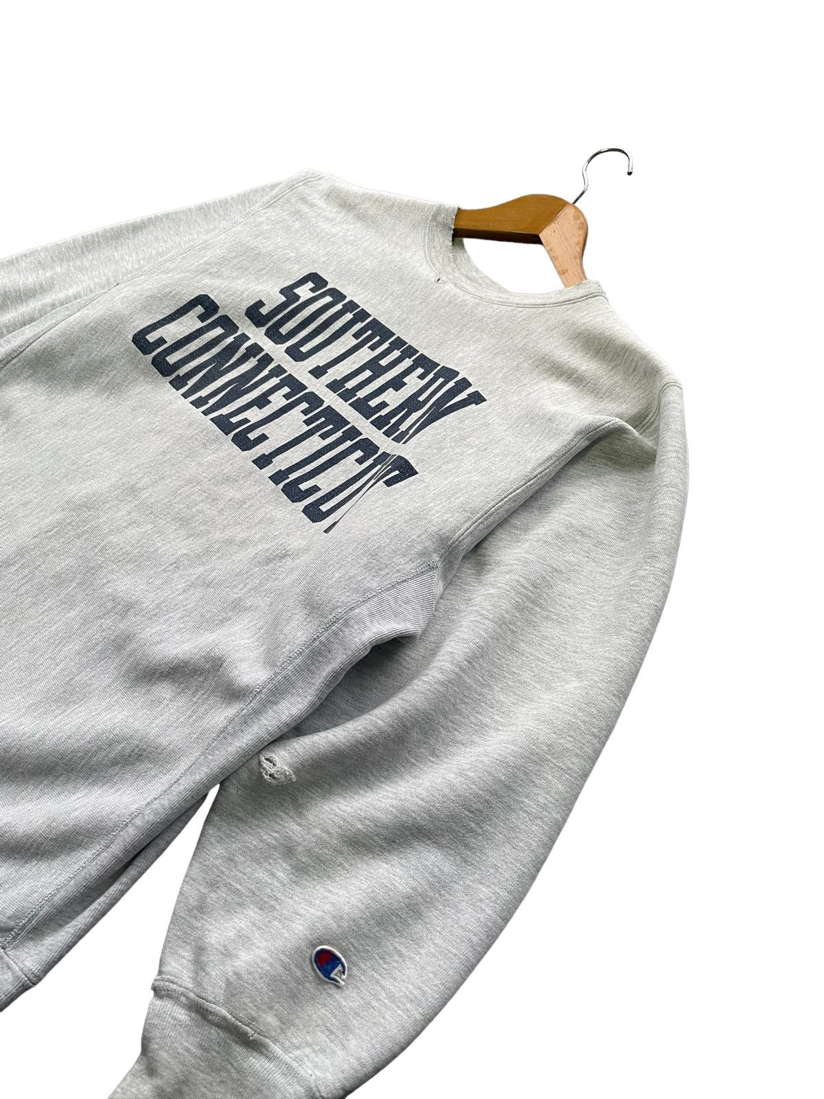 Champion Vintage 80’s Champion Reverse Weave Distresed Crewneck Size US XL / EU 56 / 4 - 2 Thumbnail