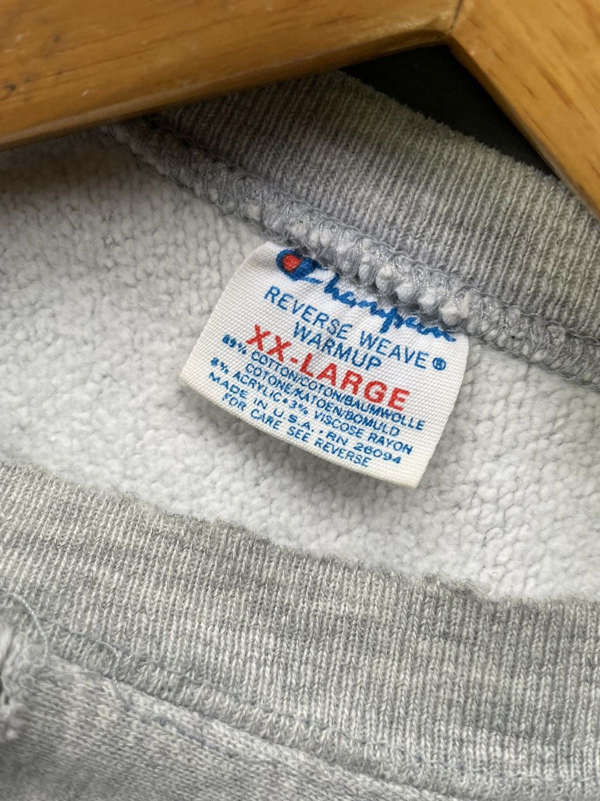 Champion Vintage 80’s Champion Reverse Weave Distresed Crewneck Size US XL / EU 56 / 4 - 13 Thumbnail