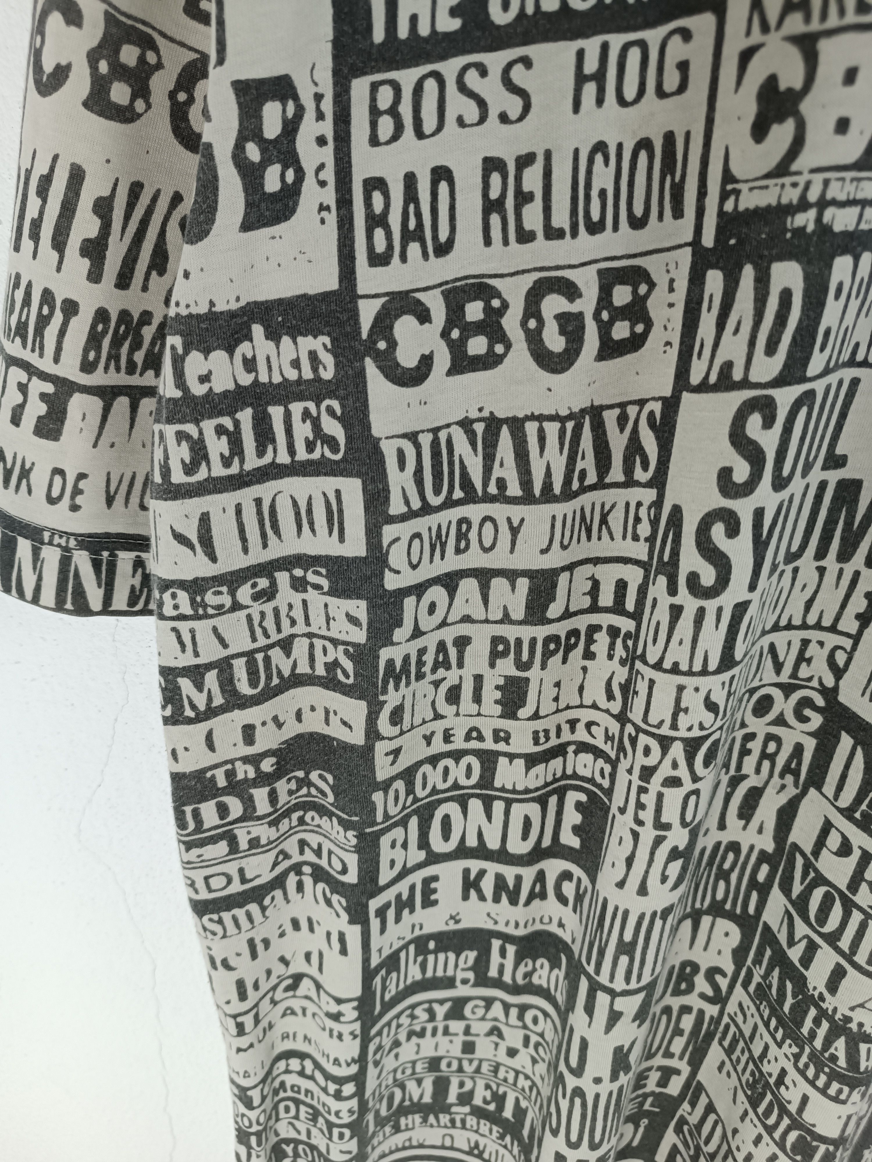 Band Tees 🔥RARE🔥VINTAGE CBGB AOP "BAND LIST" (bad brains blondie) Size US L / EU 52-54 / 3 - 12 Thumbnail