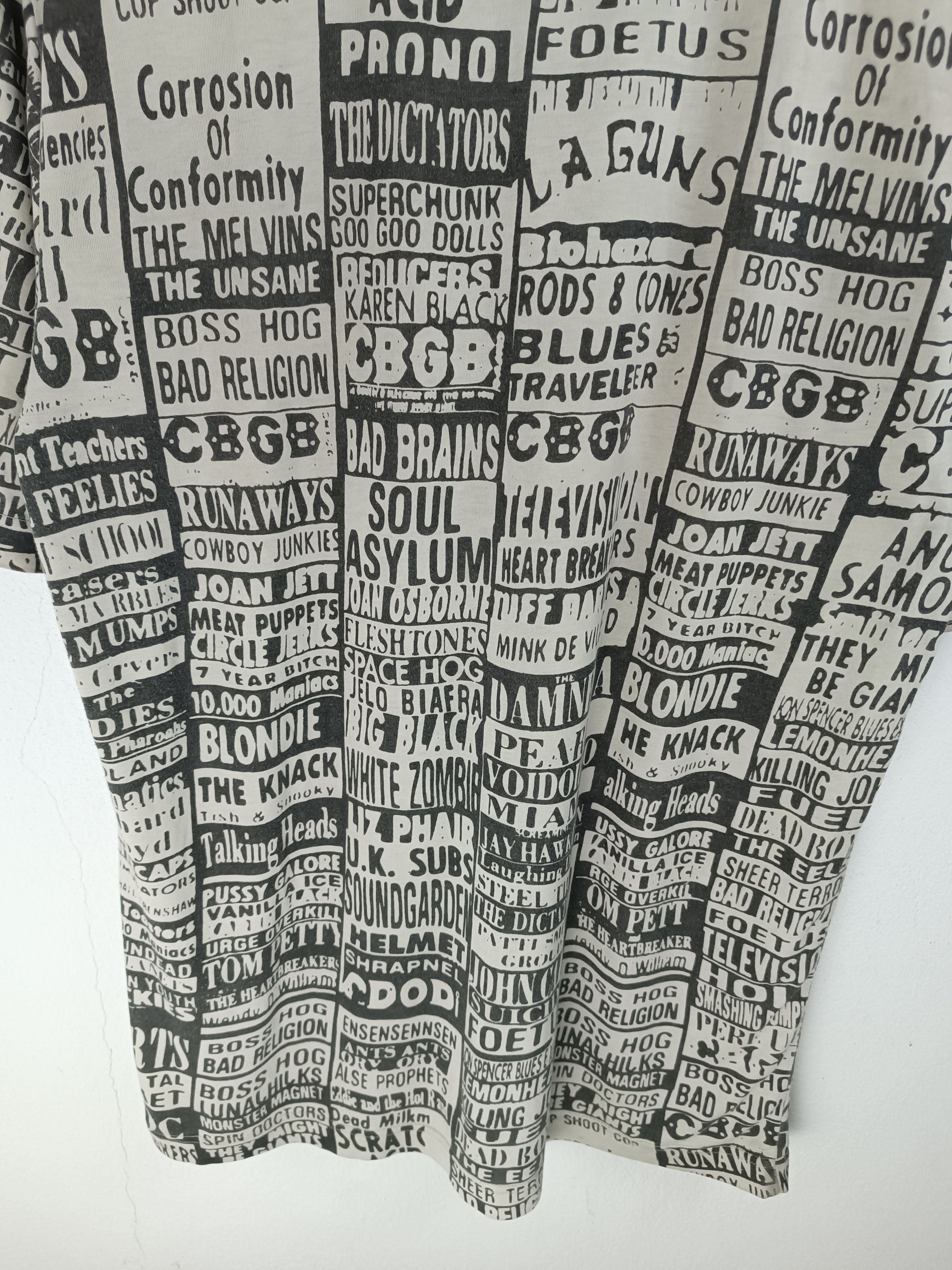 Band Tees 🔥RARE🔥VINTAGE CBGB AOP "BAND LIST" (bad brains blondie) Size US L / EU 52-54 / 3 - 17 Thumbnail