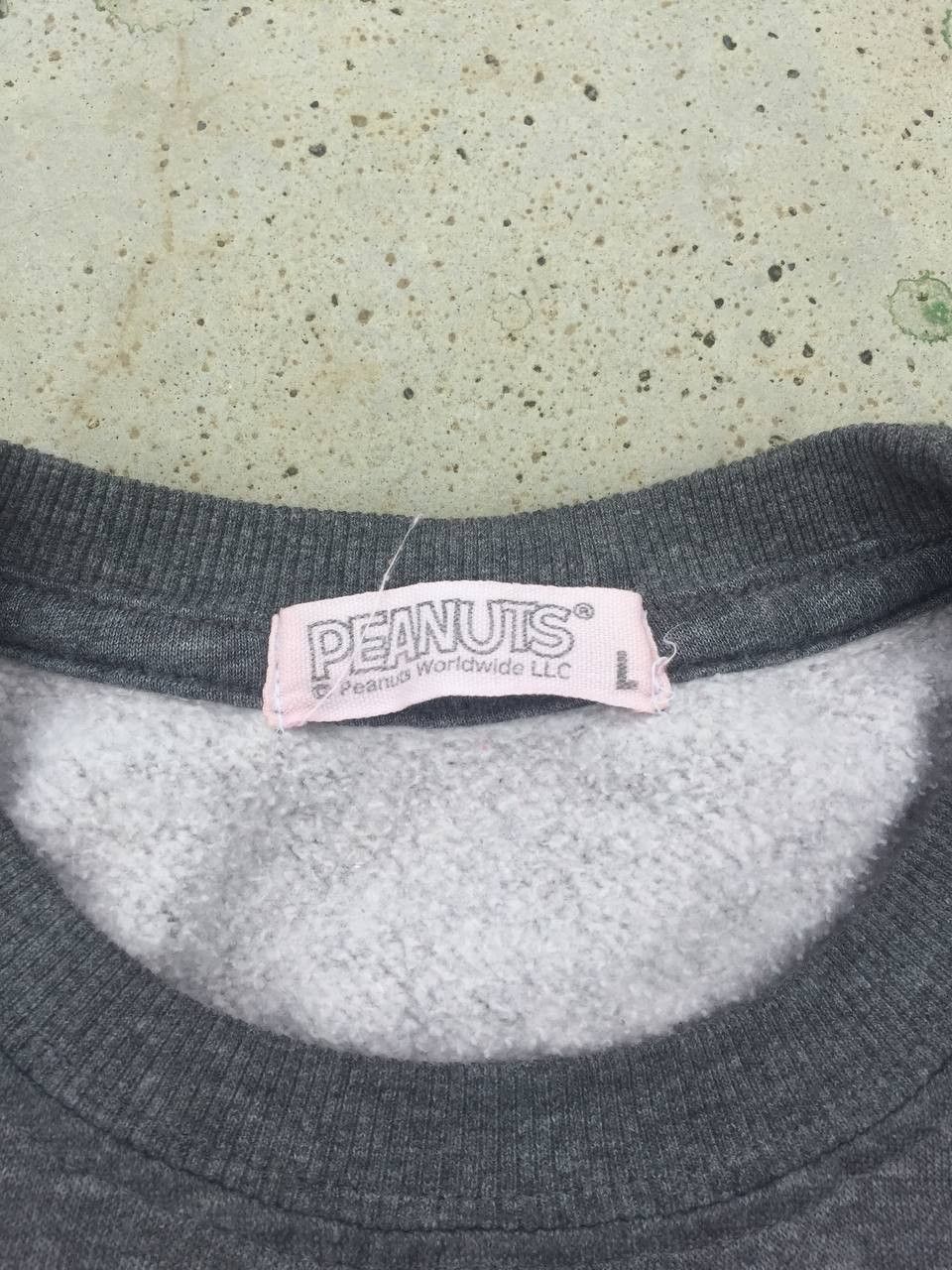 Vintage Vintage Peanuts Snoopy World Famous Logo Sweatshirt Size US M / EU 48-50 / 2 - 4 Thumbnail