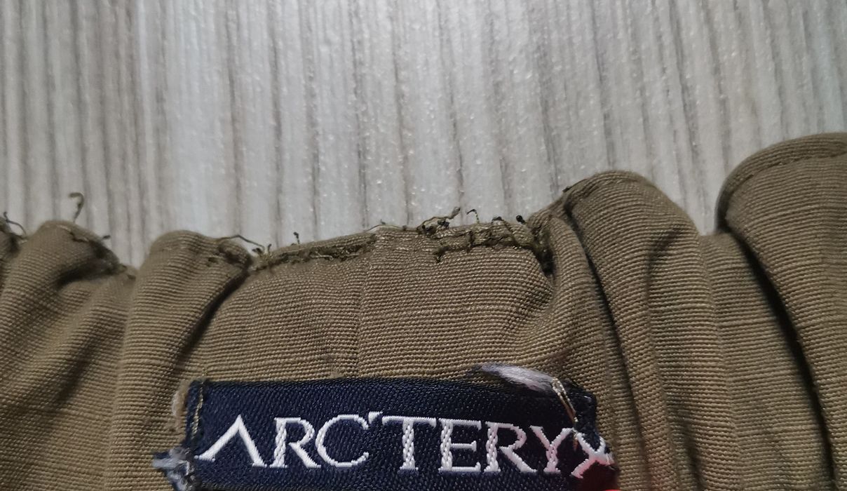 Arc'Teryx arc'teryx rare pants with knee pads Very Rare Y2K | Grailed