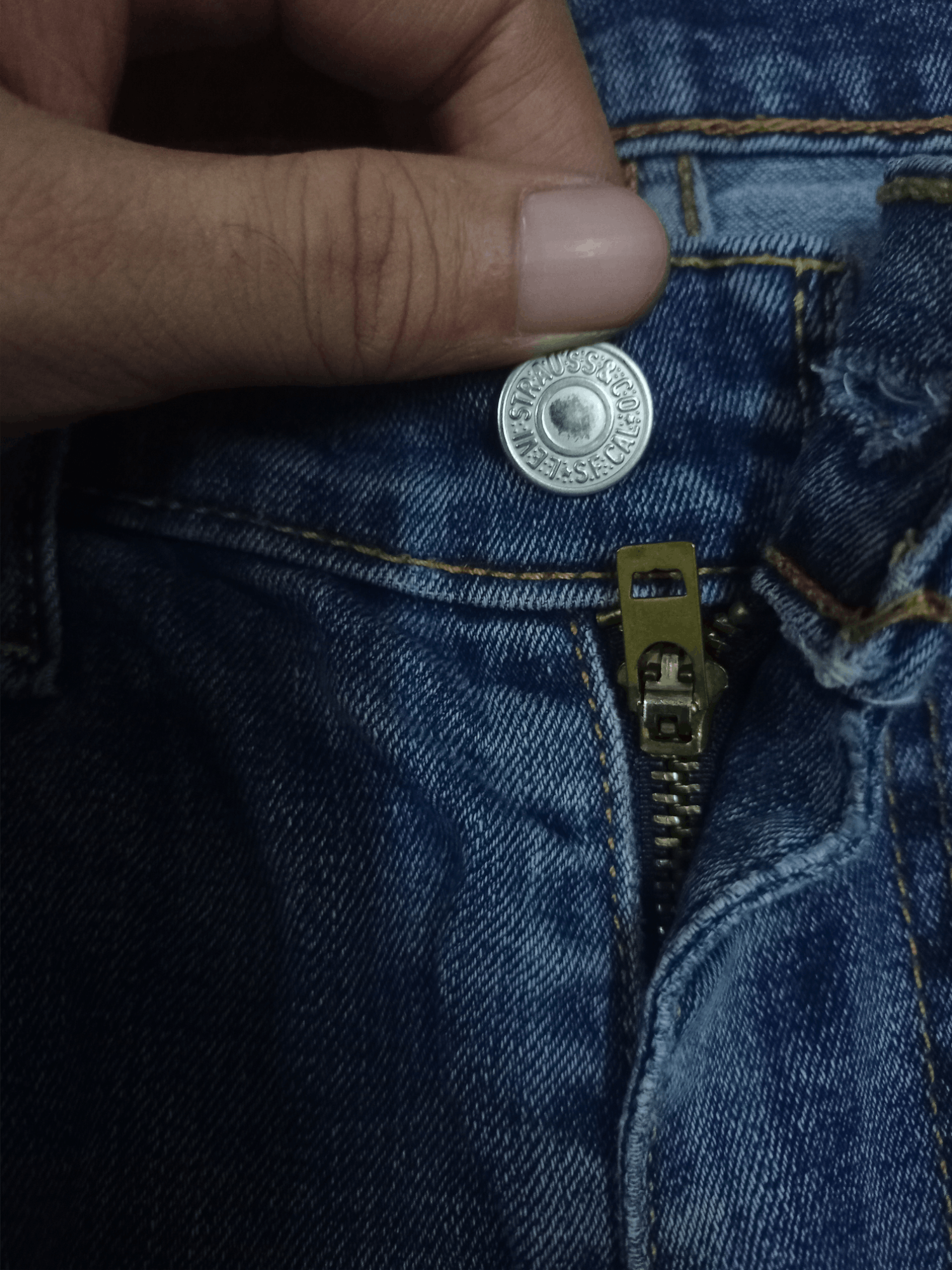 Levi's Vintage Levis Baggy Blue Wash Distressed Style Jeans 34x27 Size US 34 / EU 50 - 3 Thumbnail