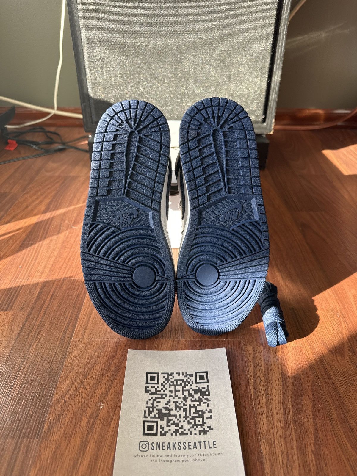 Jordan Brand Jordan 1 Mid SE Seahawks (W) Size 5M/6.5W DZ5326-300 Size US 6.5 / IT 36.5 - 5 Thumbnail