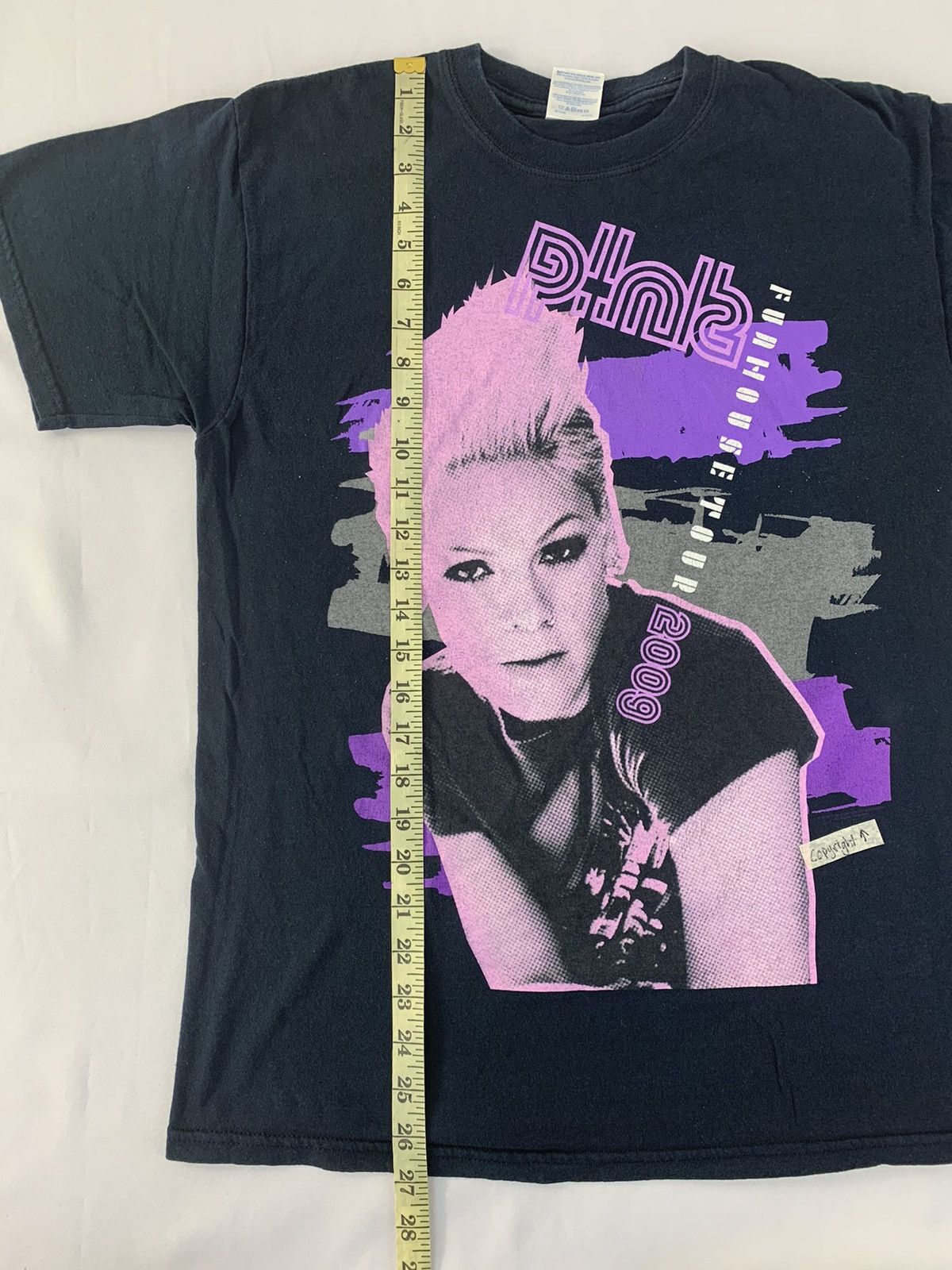Band Tees Pink Fun House Tour 2009 American Singer Artist Tee Size US M / EU 48-50 / 2 - 10 Thumbnail