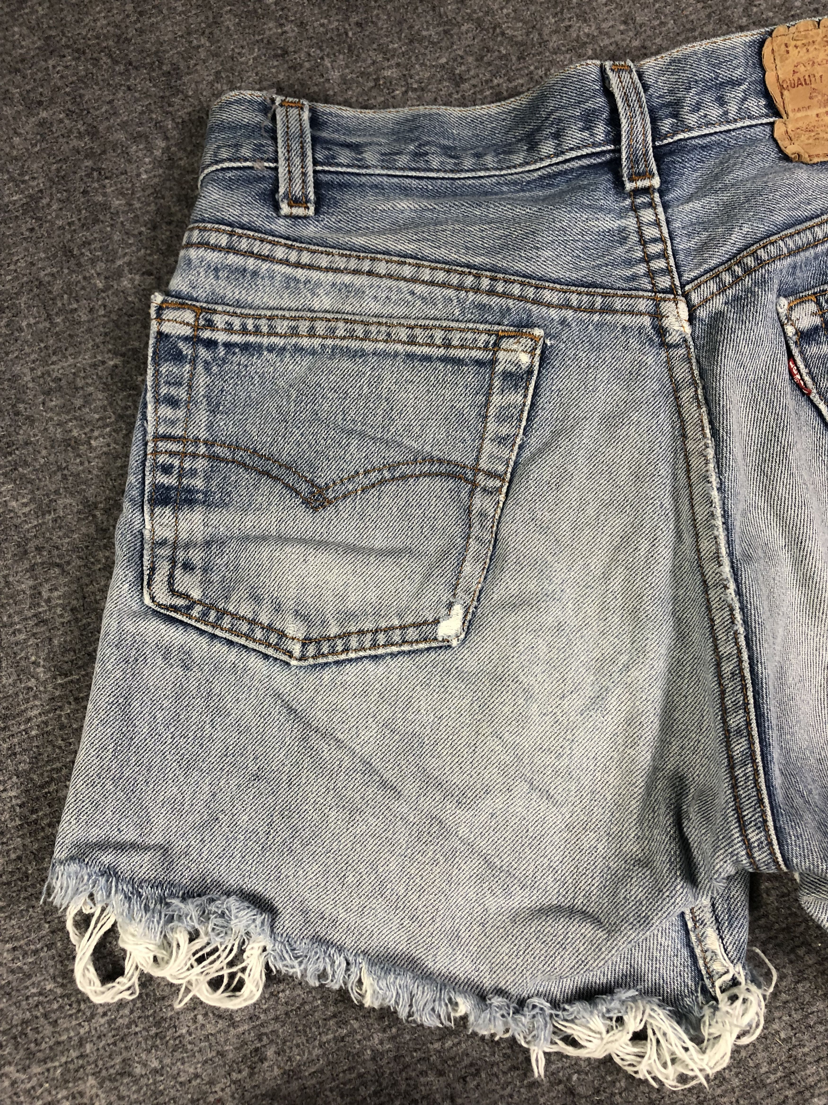 Levi's Light Blue Vintage Levis 501 Short Jeans 29x4 Size US 29 - 7 Thumbnail