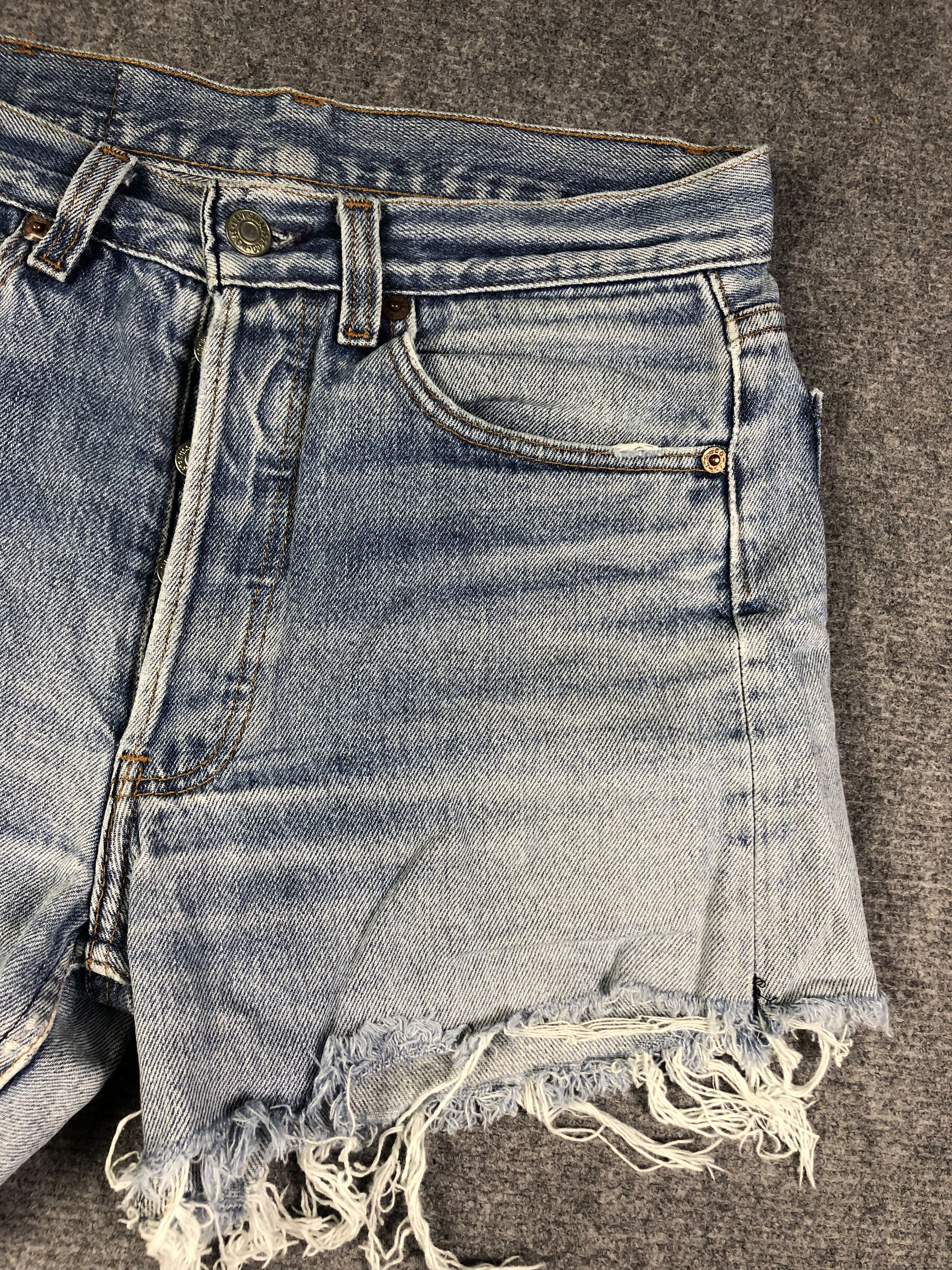 Levi's Light Blue Vintage Levis 501 Short Jeans 29x4 Size US 29 - 3 Thumbnail