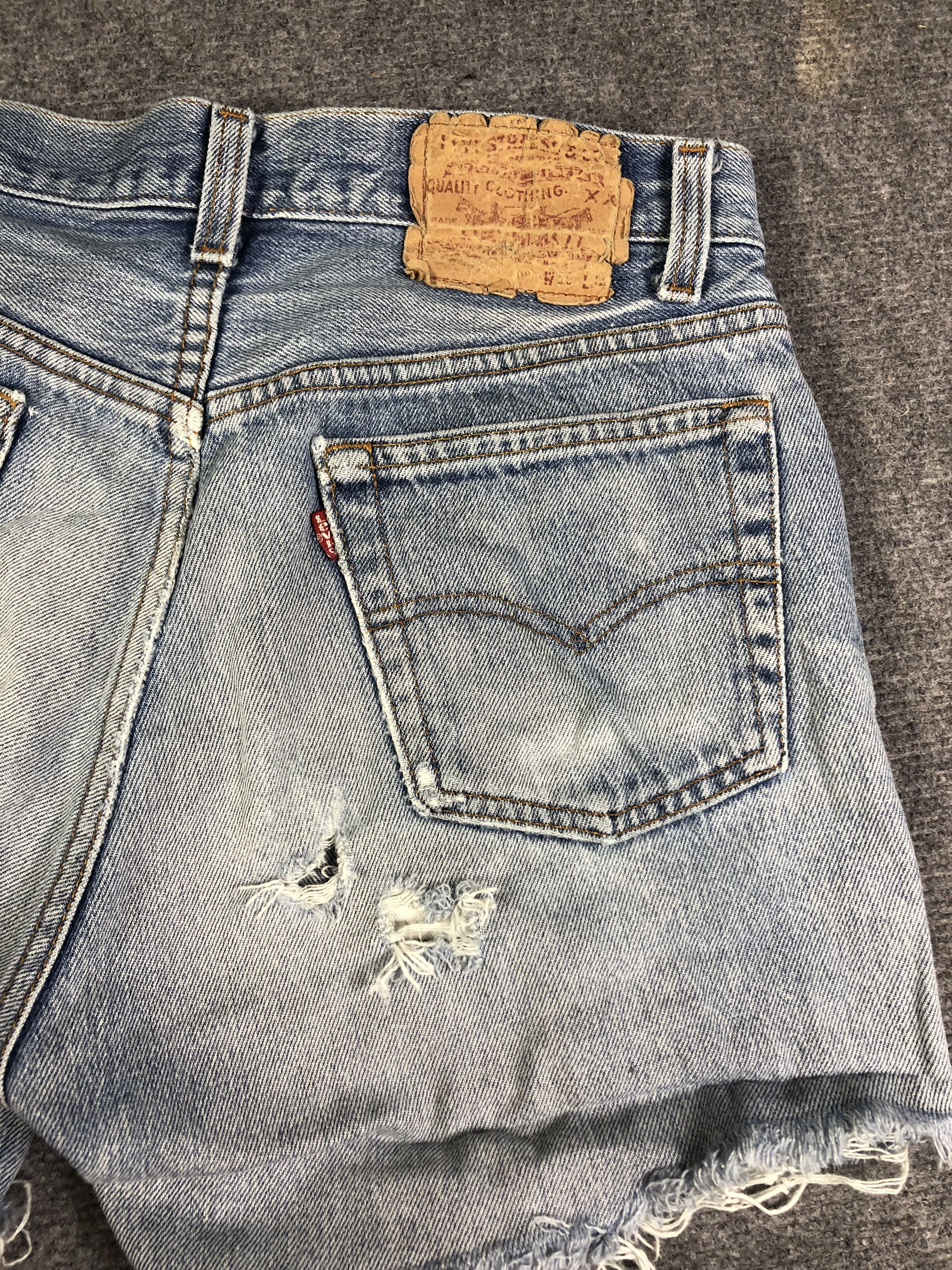 Levi's Light Blue Vintage Levis 501 Short Jeans 29x4 Size US 29 - 6 Thumbnail