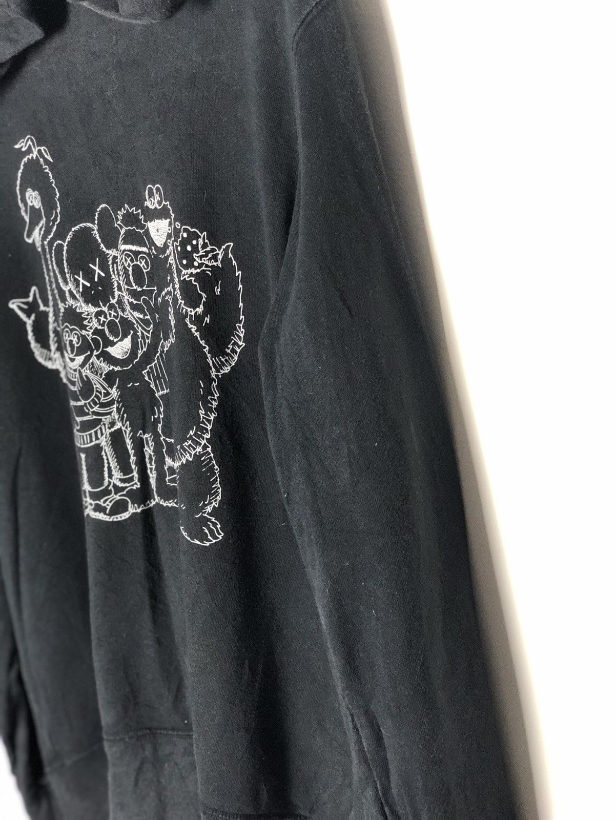Kaws × Uniqlo Kaws Sesame Street x uniqlo Size US XL / EU 56 / 4 - 4 Thumbnail
