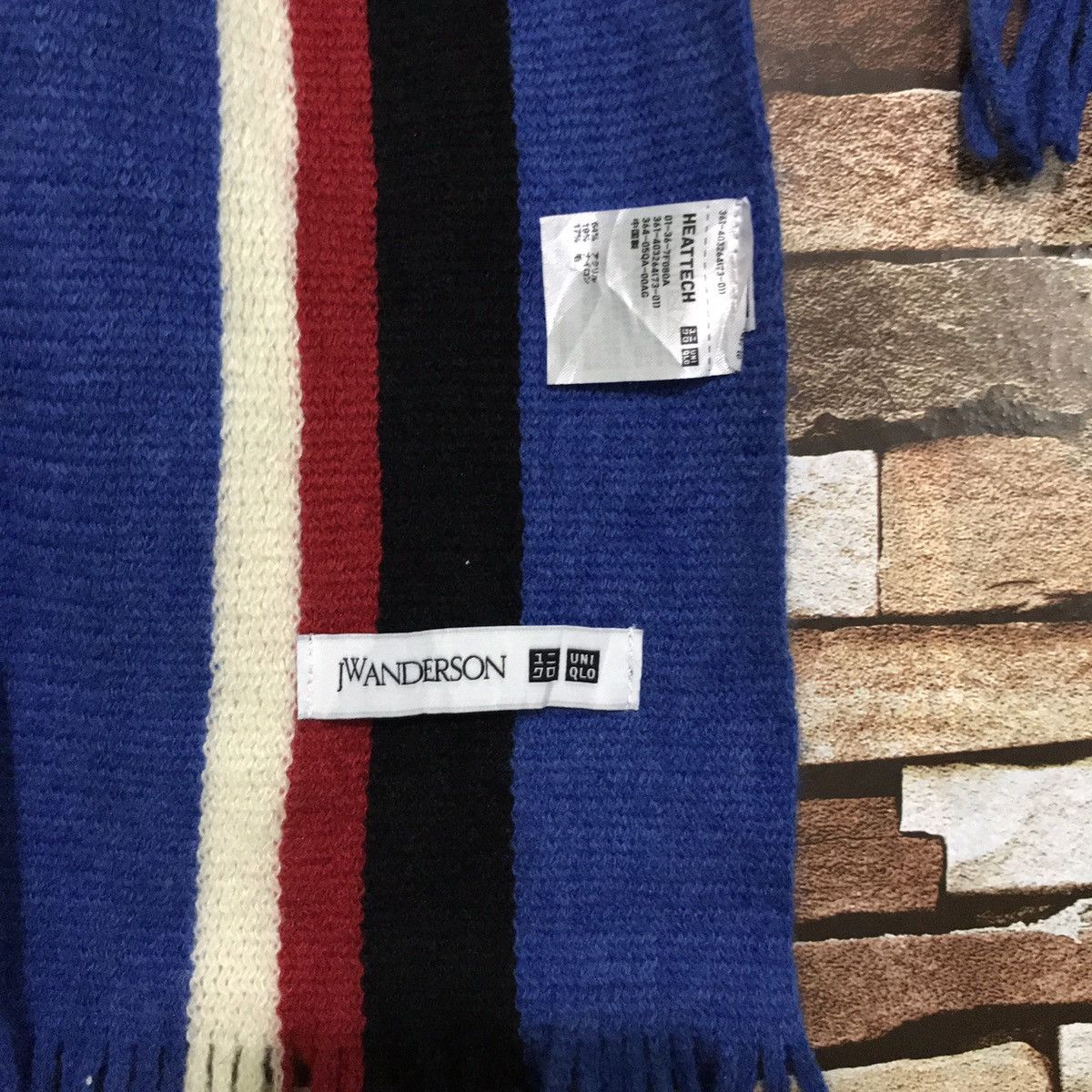 JW Anderson × Uniqlo 🔥J W Anderson X Uniqlo Mufflers/Scarfs Size ONE SIZE - 2 Thumbnail