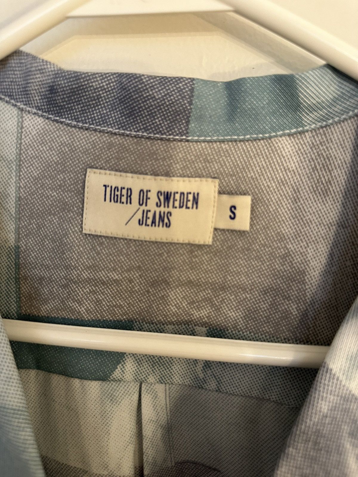 Tiger of Sweden Blue Pattern Camp Collar Button-Up Size US S / EU 44-46 / 1 - 3 Thumbnail