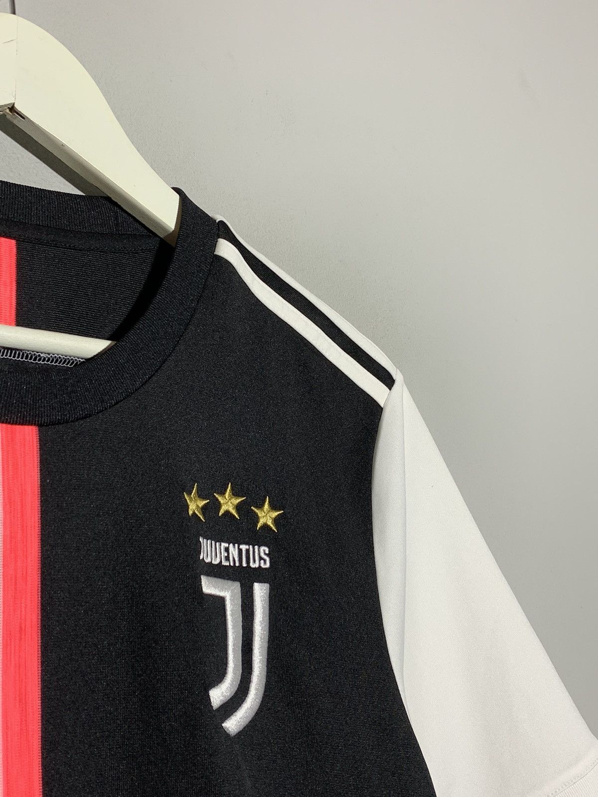 Adidas Juventus adidas 2019/20 Y2k Streetwear Football Shirt Size US L / EU 52-54 / 3 - 4 Thumbnail