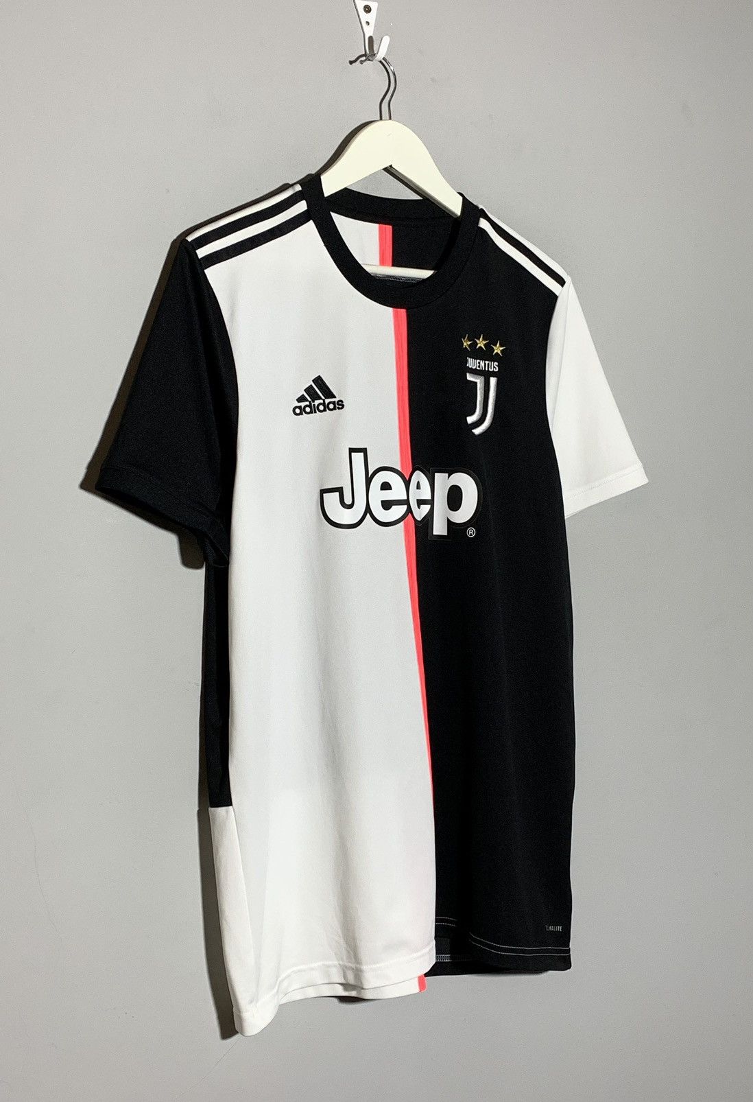Adidas Juventus adidas 2019/20 Y2k Streetwear Football Shirt Size US L / EU 52-54 / 3 - 2 Thumbnail