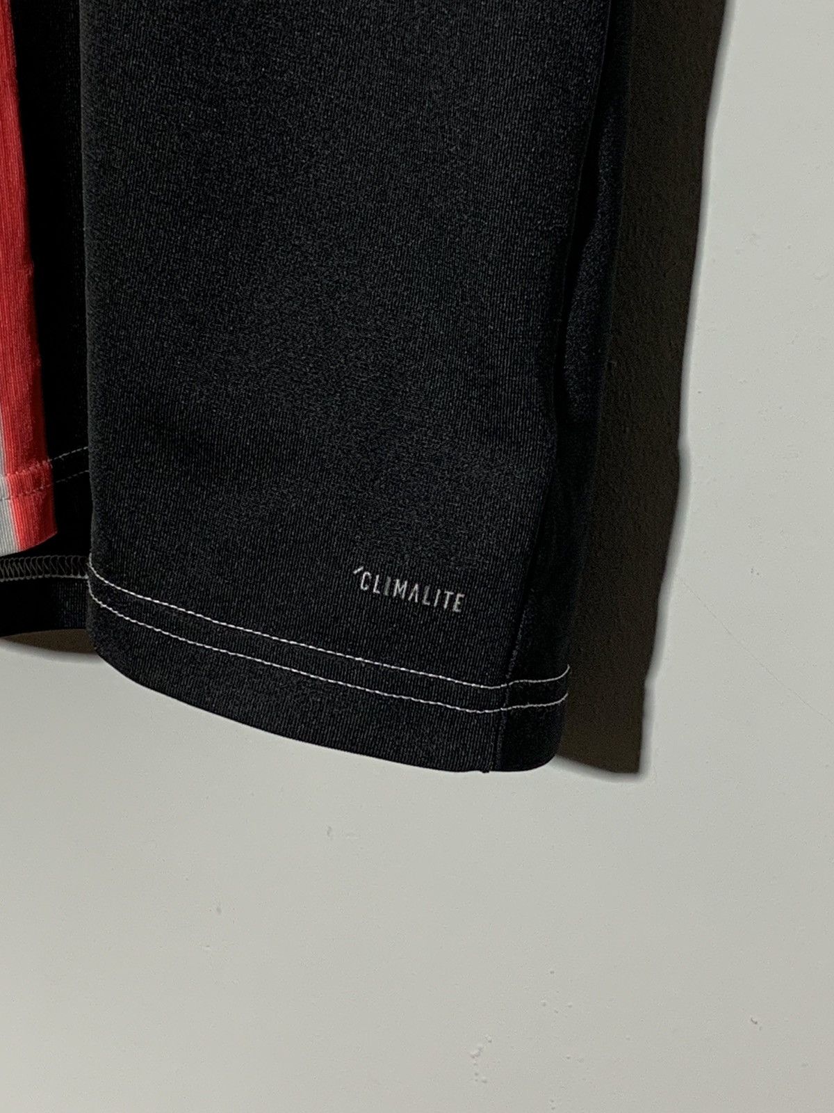 Adidas Juventus adidas 2019/20 Y2k Streetwear Football Shirt Size US L / EU 52-54 / 3 - 7 Thumbnail