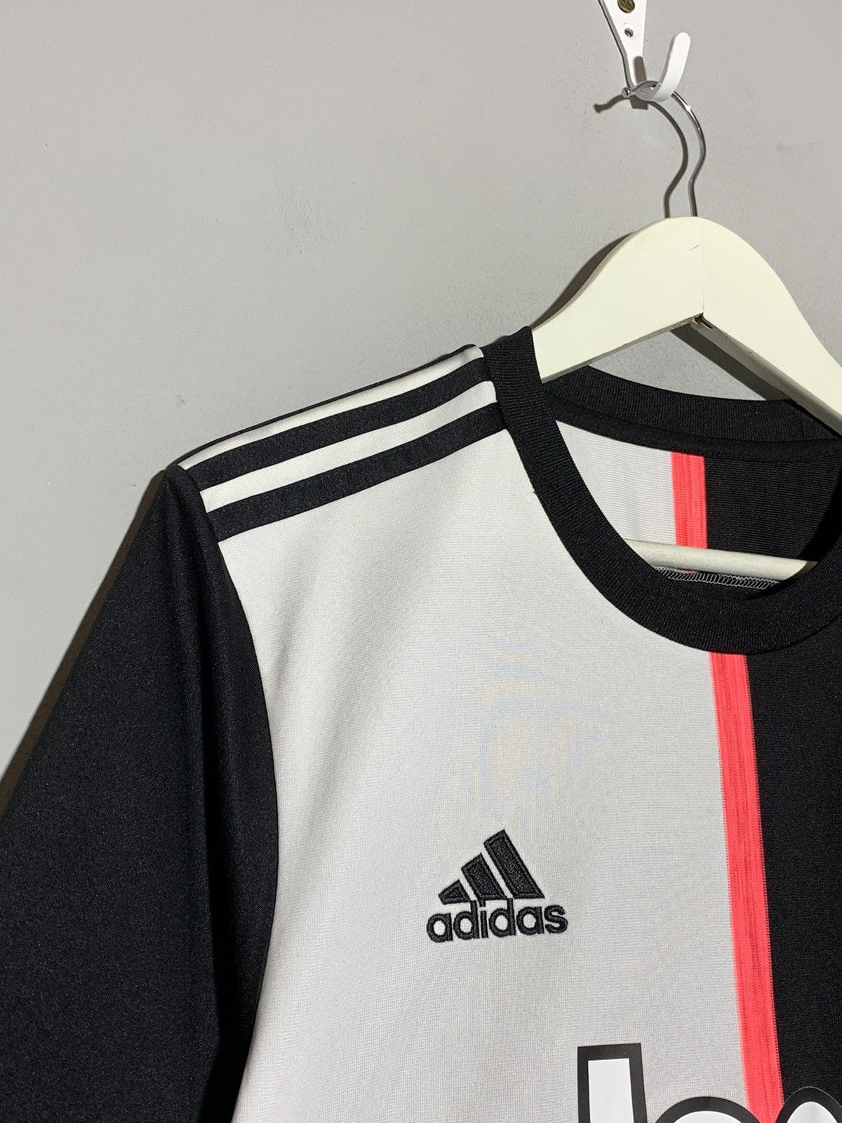 Adidas Juventus adidas 2019/20 Y2k Streetwear Football Shirt Size US L / EU 52-54 / 3 - 5 Thumbnail