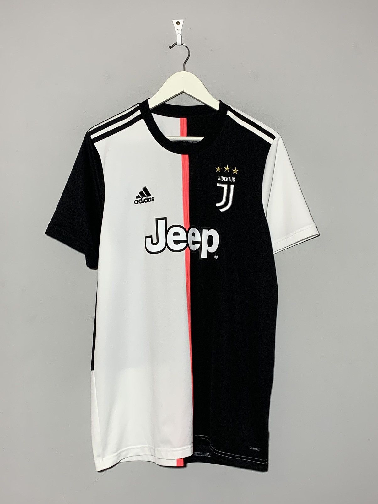 Adidas Juventus adidas 2019/20 Y2k Streetwear Football Shirt Size US L / EU 52-54 / 3 - 1 Thumbnail