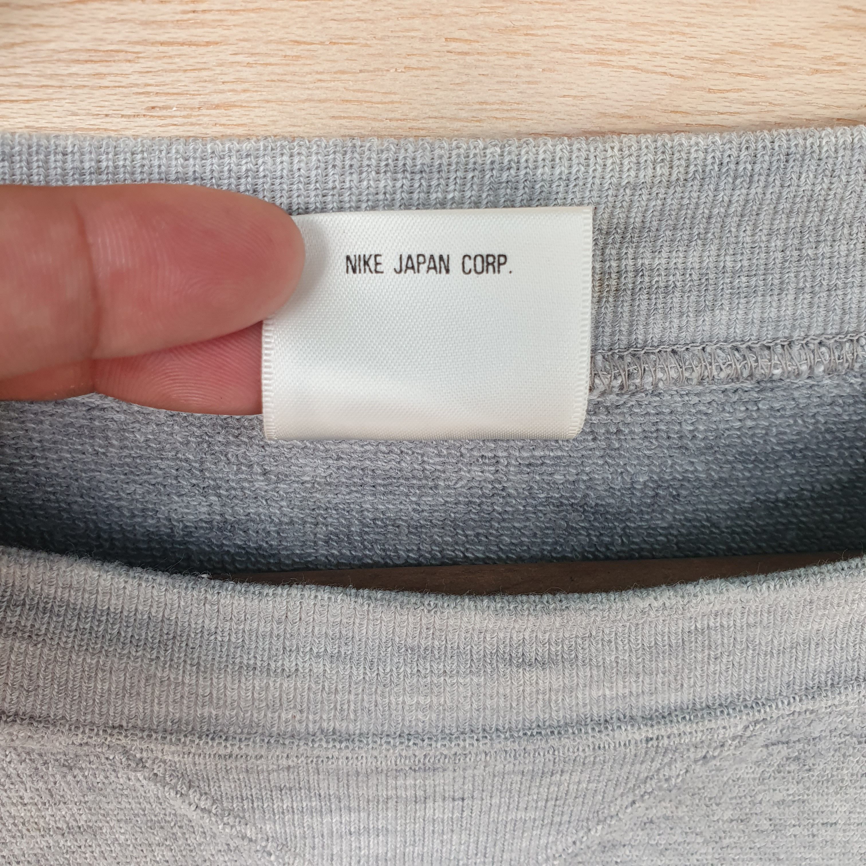 Nike × Vintage VINTAGE NIKE BIG SWOOSH CREWNECK SWEATSHIRT Size US XL / EU 56 / 4 - 7 Thumbnail