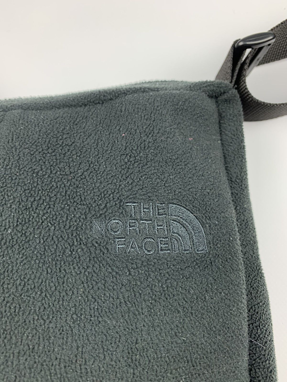 Handmade × The North Face The North Face Custom Fleece Crossbody Bag Upcycling Size ONE SIZE - 4 Thumbnail