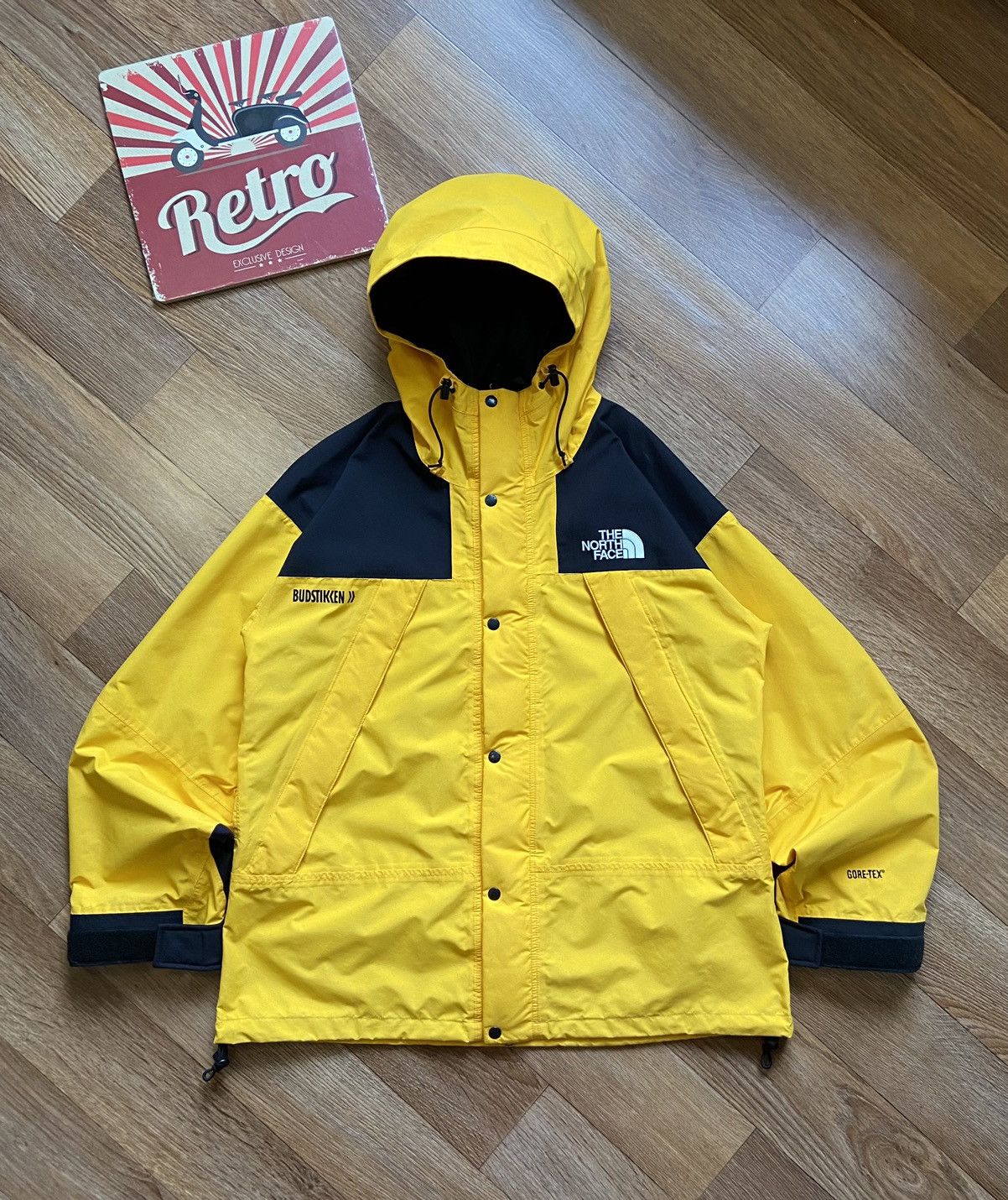 image of Avant Garde x Ski Vintage The North Face 1990 Gore-Tex Mountain Retro Jacket in Yellow Black (Size 