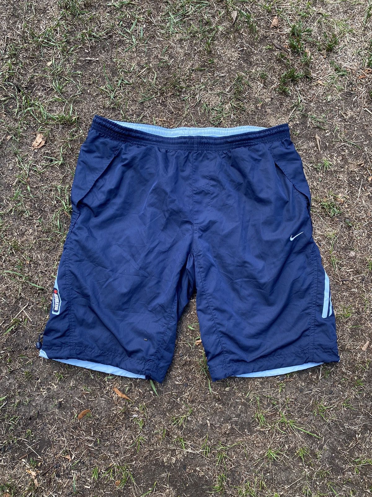 Nike Vintage Nike shorts streetwear swoosh casual y2k size L Size US 34 / EU 50 - 1 Thumbnail