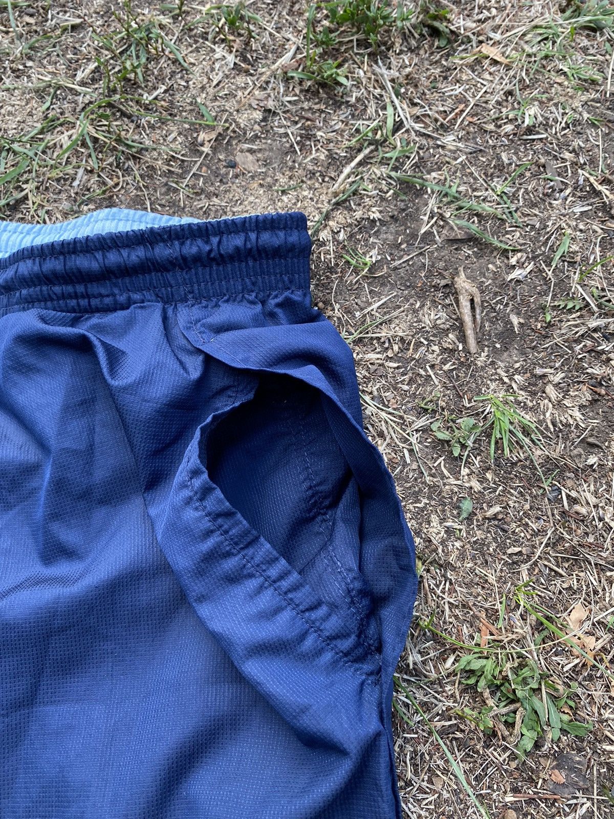 Nike Vintage Nike shorts streetwear swoosh casual y2k size L Size US 34 / EU 50 - 3 Thumbnail