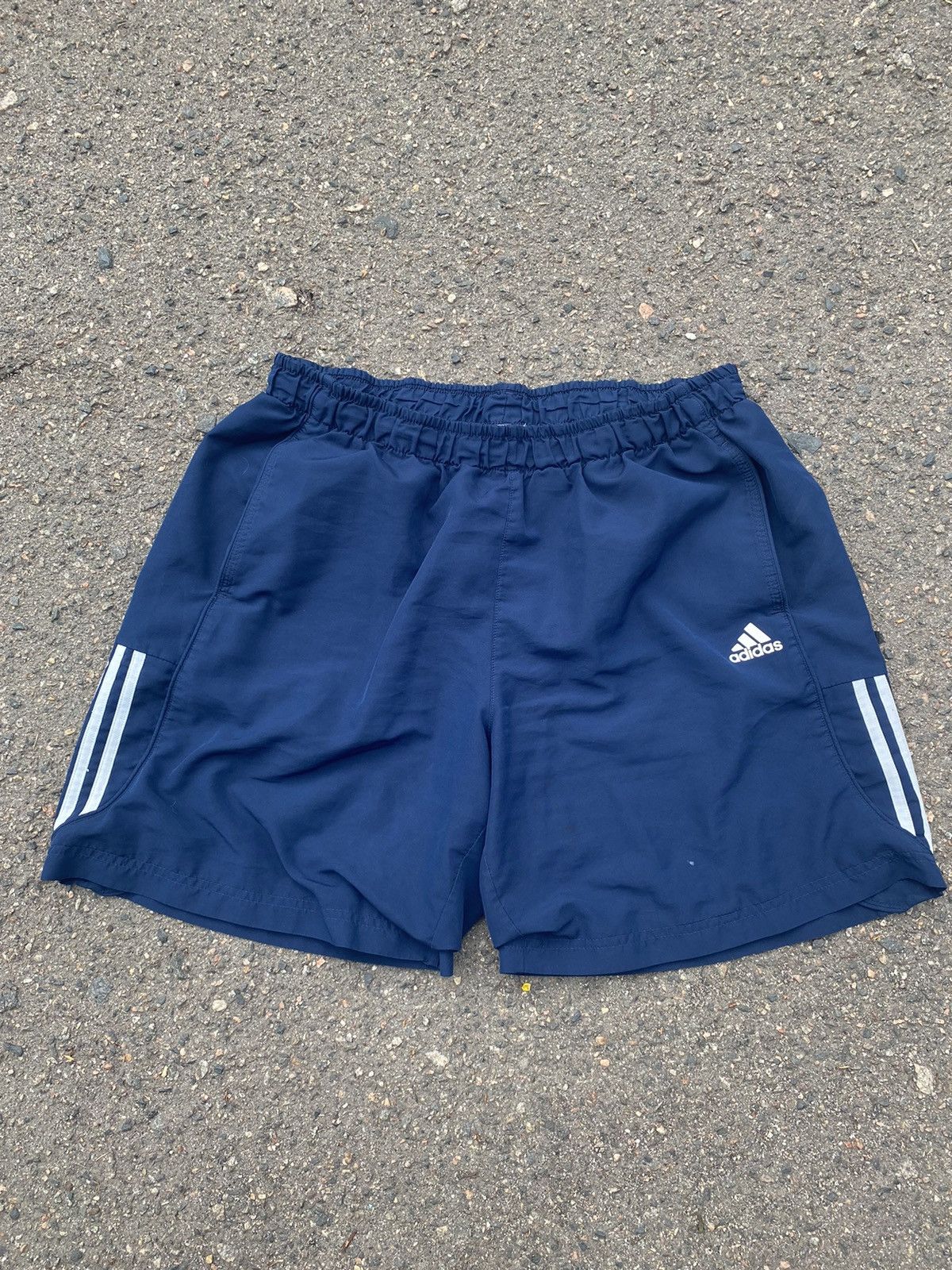 Adidas Vintage Adidas shorts streetwear y2k casual style size XL Size US 36 / EU 52 - 1 Thumbnail