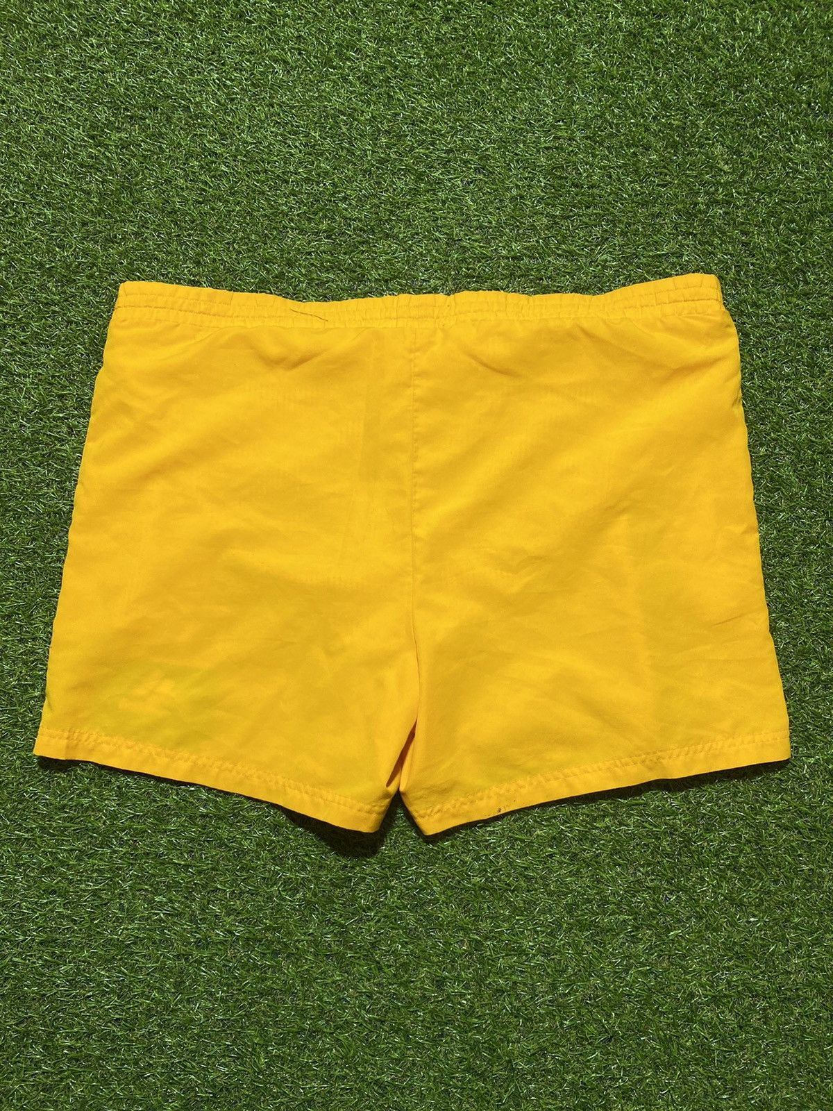 Adidas Vintage Adidas shorts streetwear y2k casual style size L Size US 34 / EU 50 - 3 Thumbnail