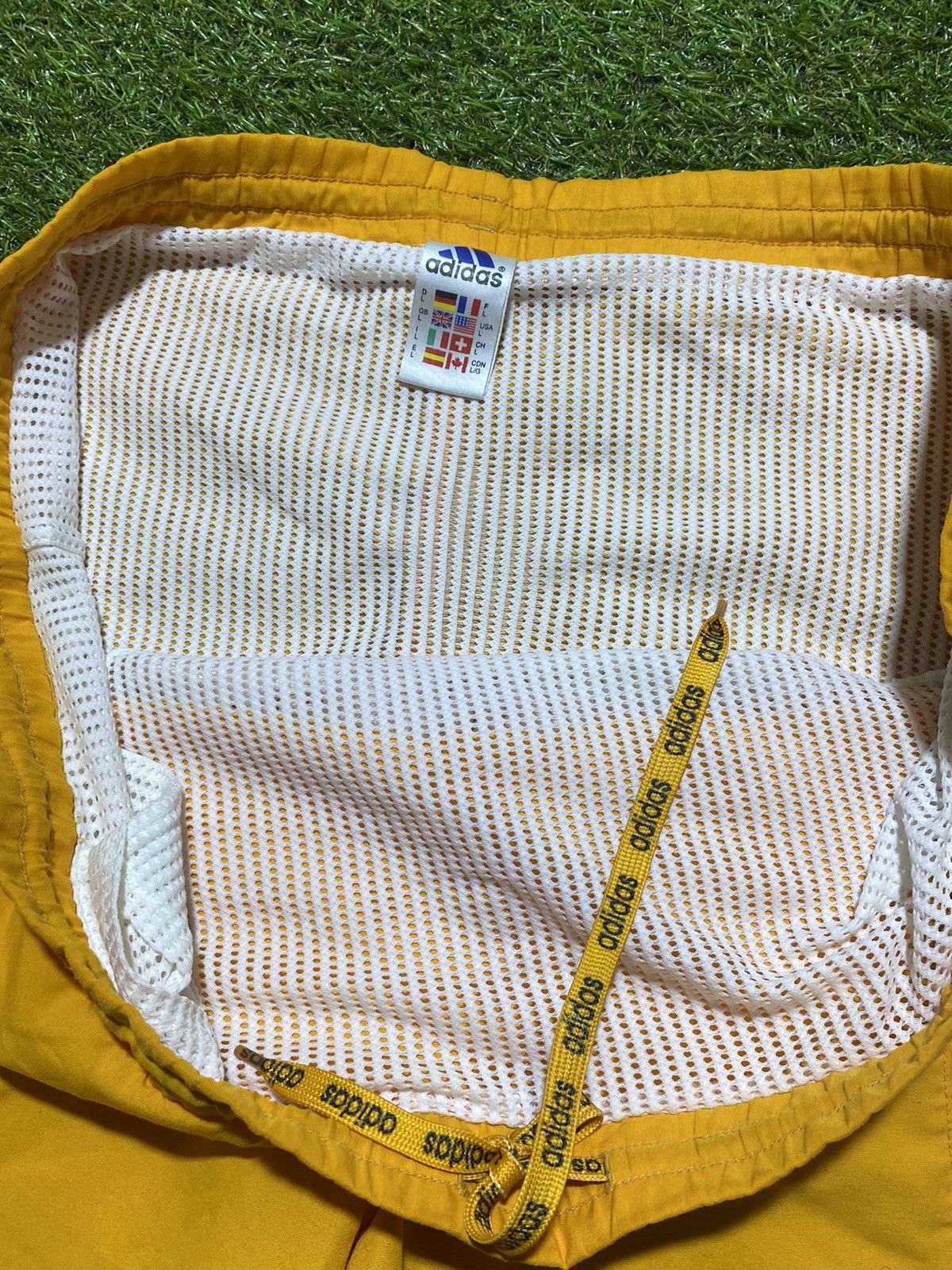 Adidas Vintage Adidas shorts streetwear y2k casual style size L Size US 34 / EU 50 - 5 Thumbnail