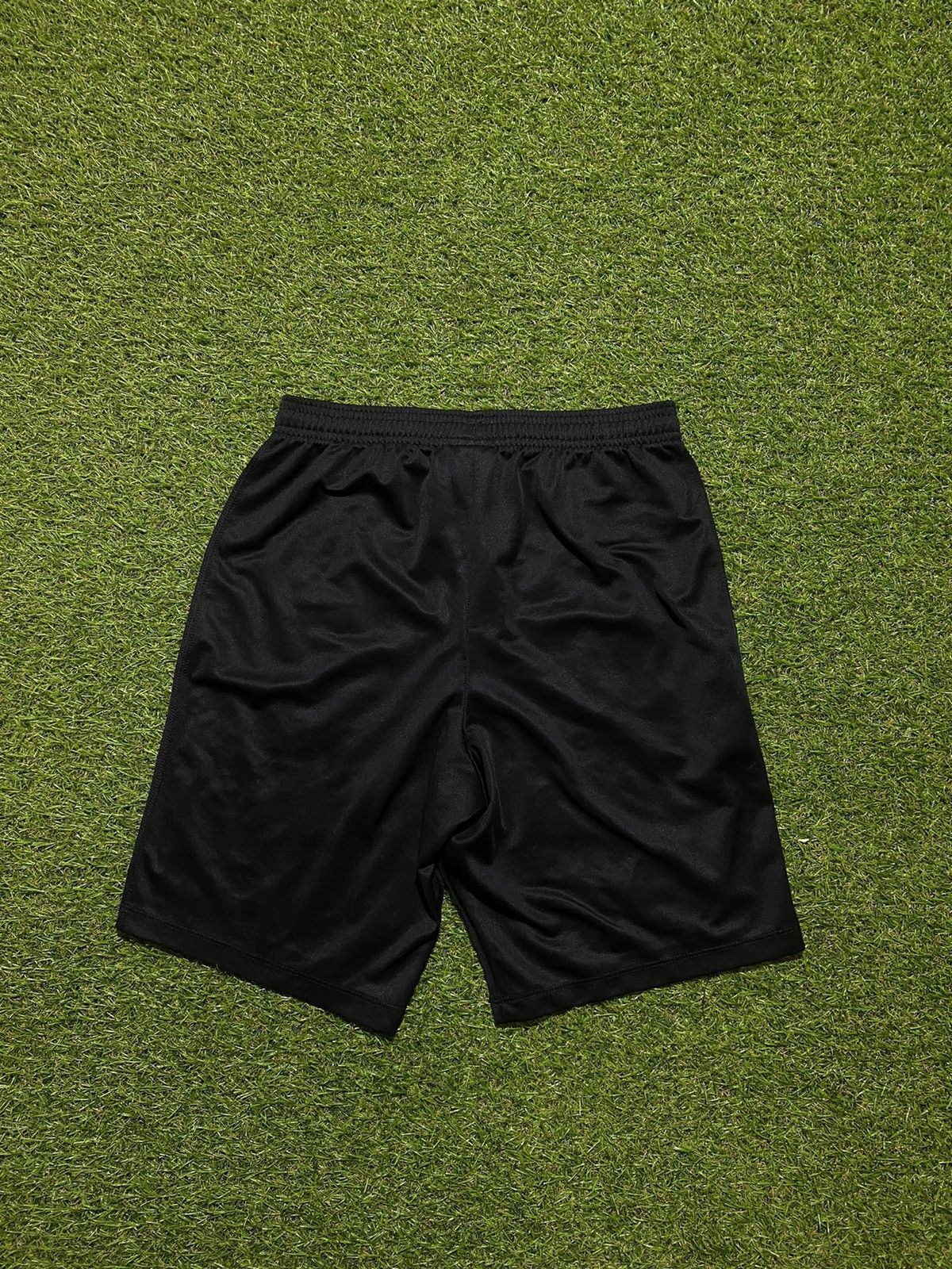 Nike Vintage Nike shorts streetwear swoosh casual y2k size S Size US 30 / EU 46 - 2 Thumbnail