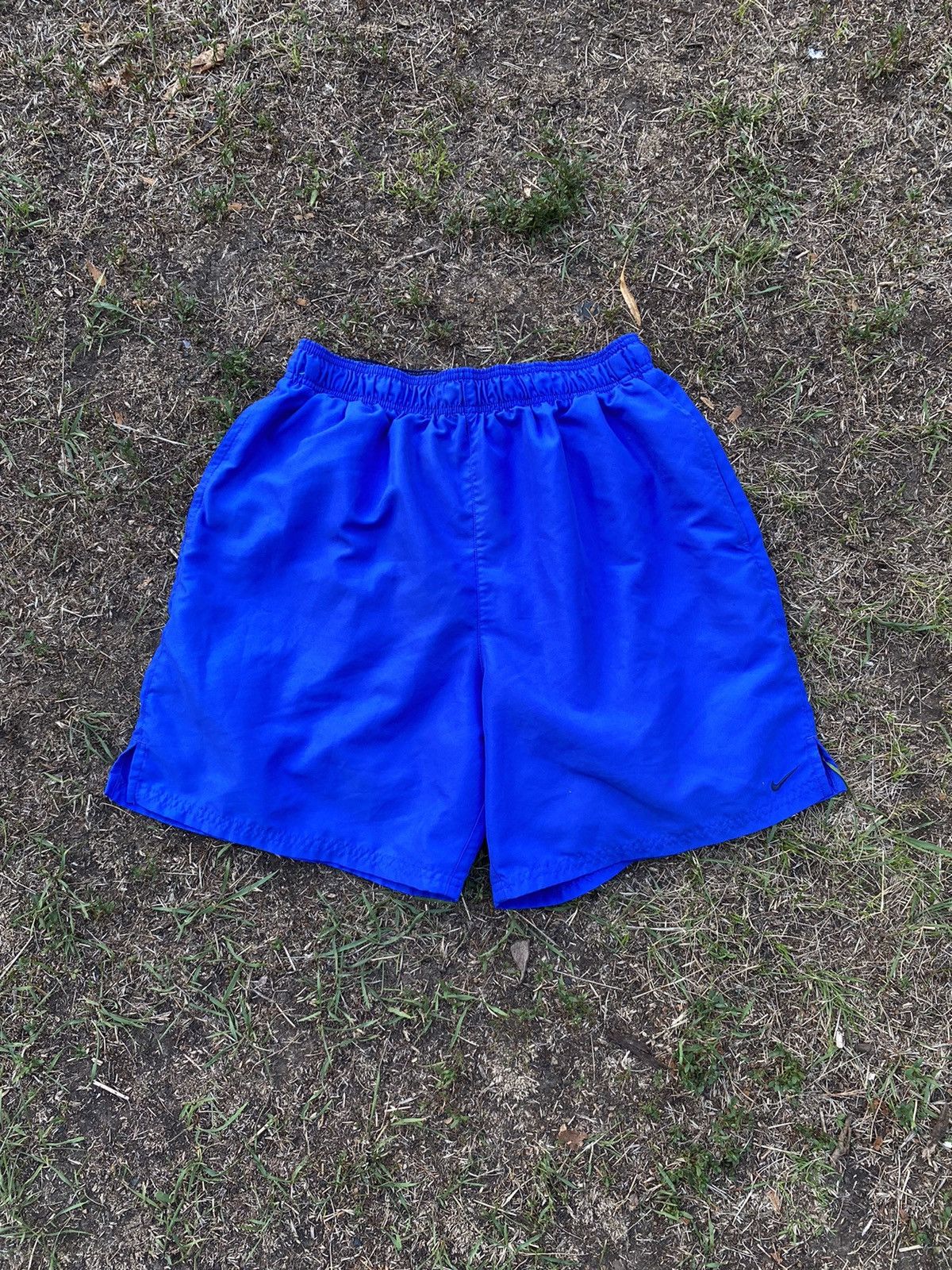 Nike Vintage Nike shorts streetwear swoosh casual y2k size L Size US 34 / EU 50 - 1 Thumbnail