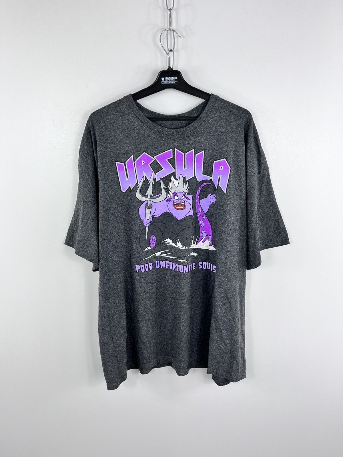 Disney × Vintage Vintage Disney Ursula T-Shirt Big Logo Size 2XL Size US XXL / EU 58 / 5 - 1 Thumbnail