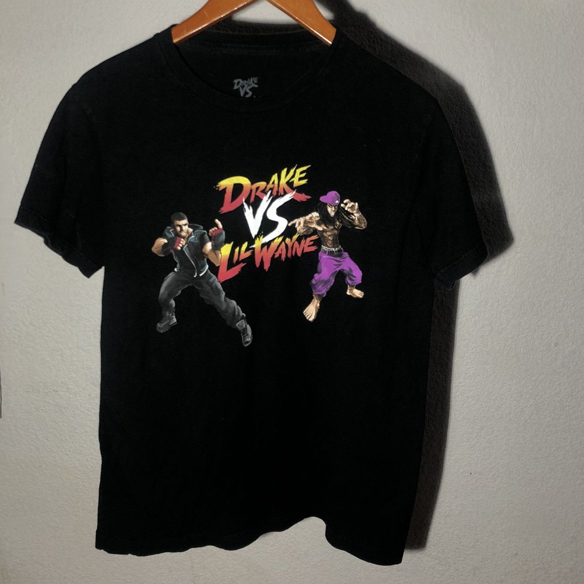 Drake × Lil Wayne × Rap Tees DRAKE VS LIL WAYNE 2014 TOUR CAPCOM MERCHANDISE Size US M / EU 48-50 / 2 - 1 Thumbnail