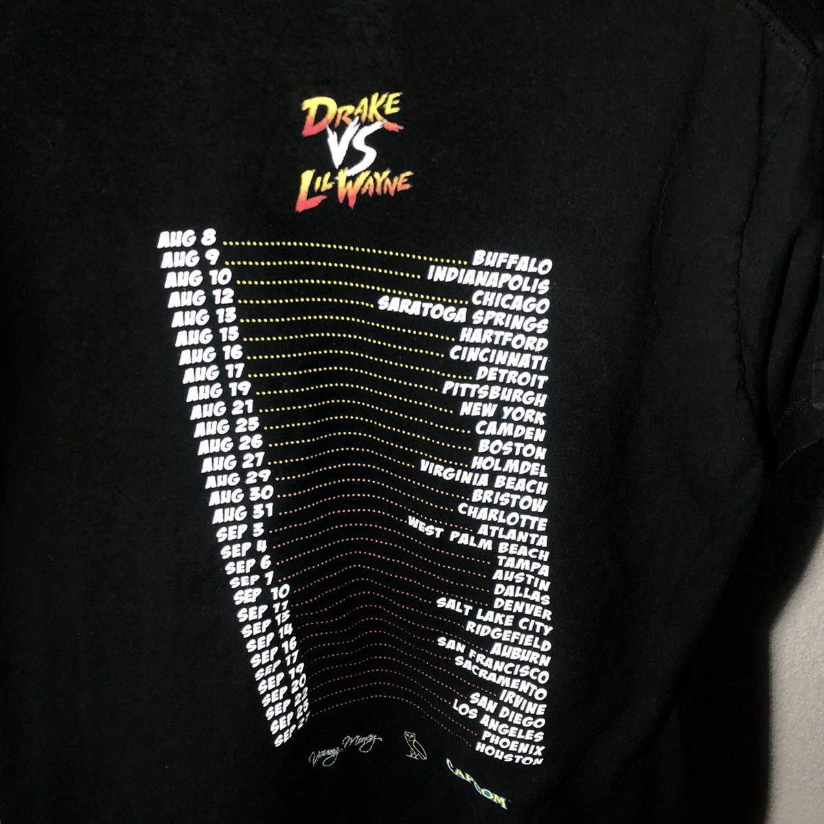 Drake × Lil Wayne × Rap Tees DRAKE VS LIL WAYNE 2014 TOUR CAPCOM MERCHANDISE Size US M / EU 48-50 / 2 - 4 Thumbnail