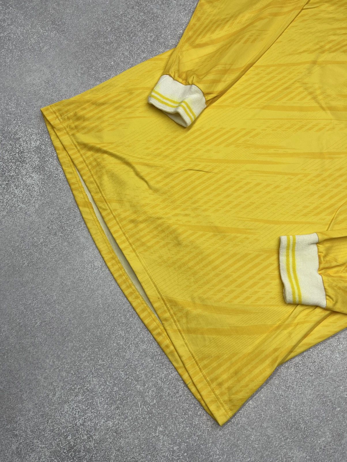 Puma Vintage Puma Rugby Jersey Longsleeve Yellow Y2K Rare size L Size US L / EU 52-54 / 3 - 3 Thumbnail