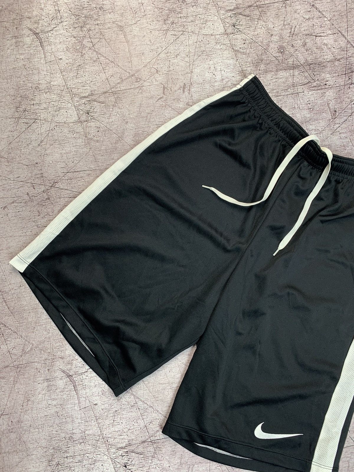 Nike × Vintage Nike Vintage Y2K Shorts Size US 32 / EU 48 - 3 Thumbnail