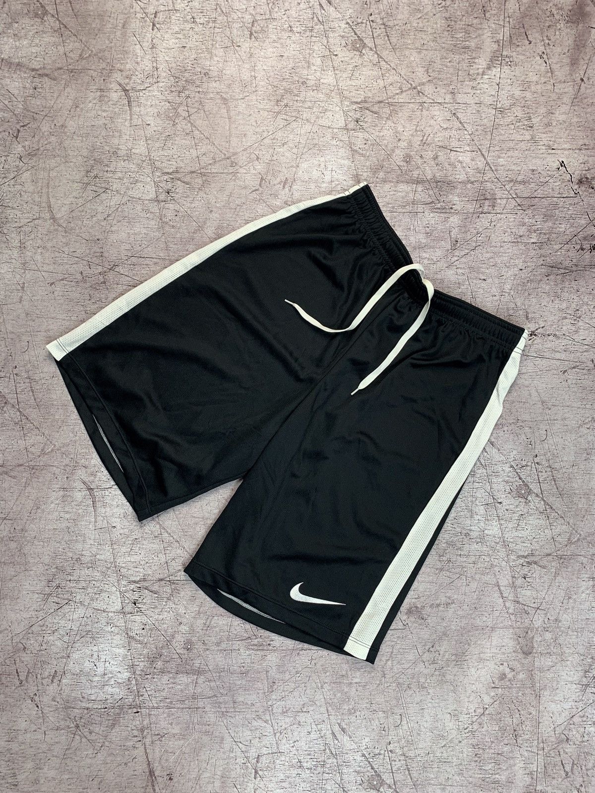 Nike × Vintage Nike Vintage Y2K Shorts Size US 32 / EU 48 - 1 Thumbnail